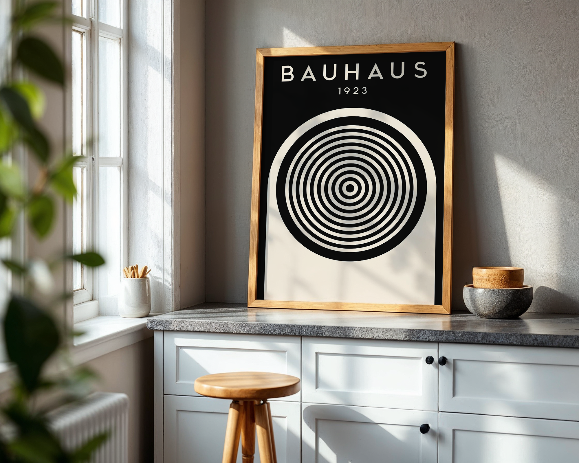 bauhaus-1923-concentric-circles-monochrome mockup
