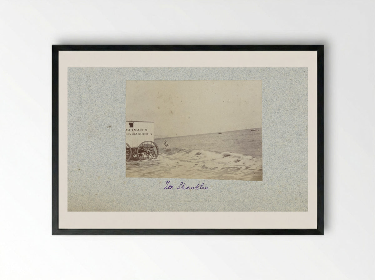 Badkoets en zwemmer in zee bij Shanklin - Henry Pauw van Wieldrecht - Framed Print Black