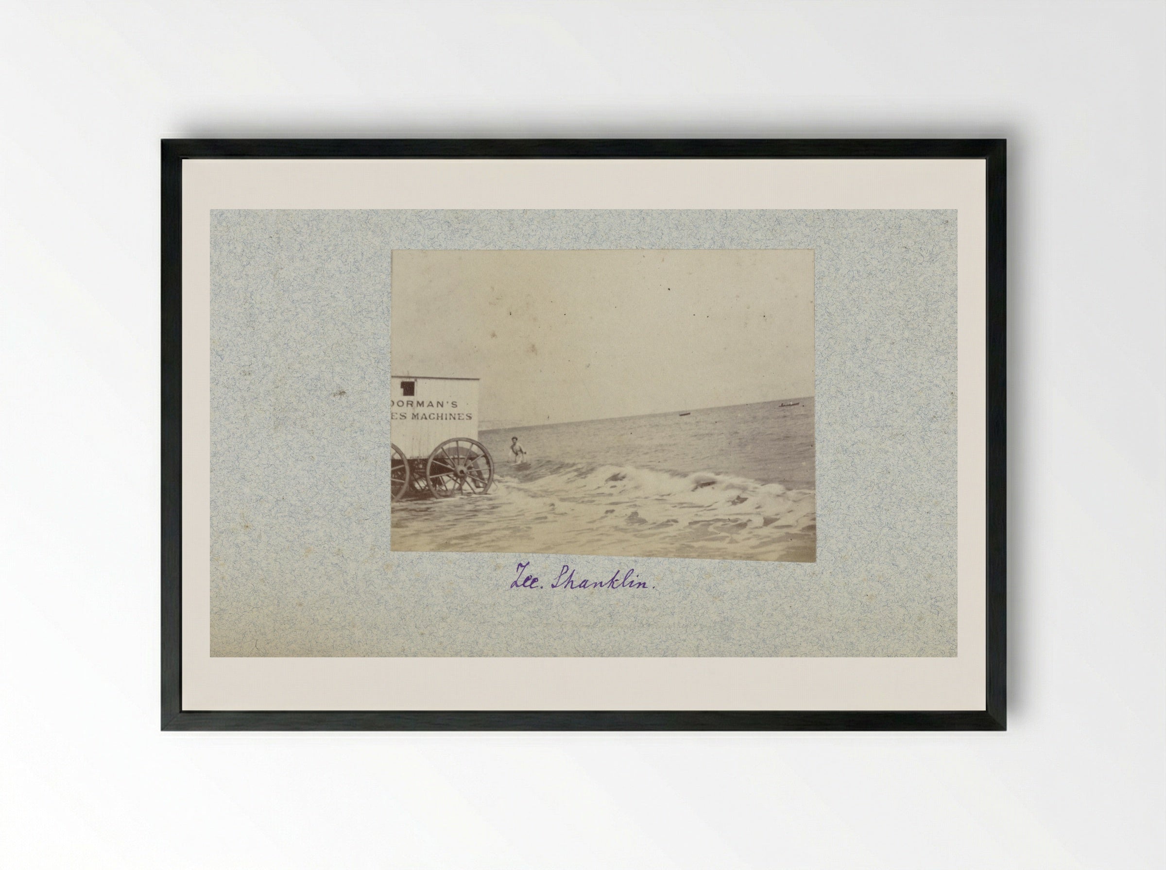 Badkoets en zwemmer in zee bij Shanklin - Henry Pauw van Wieldrecht - Framed Print Black
