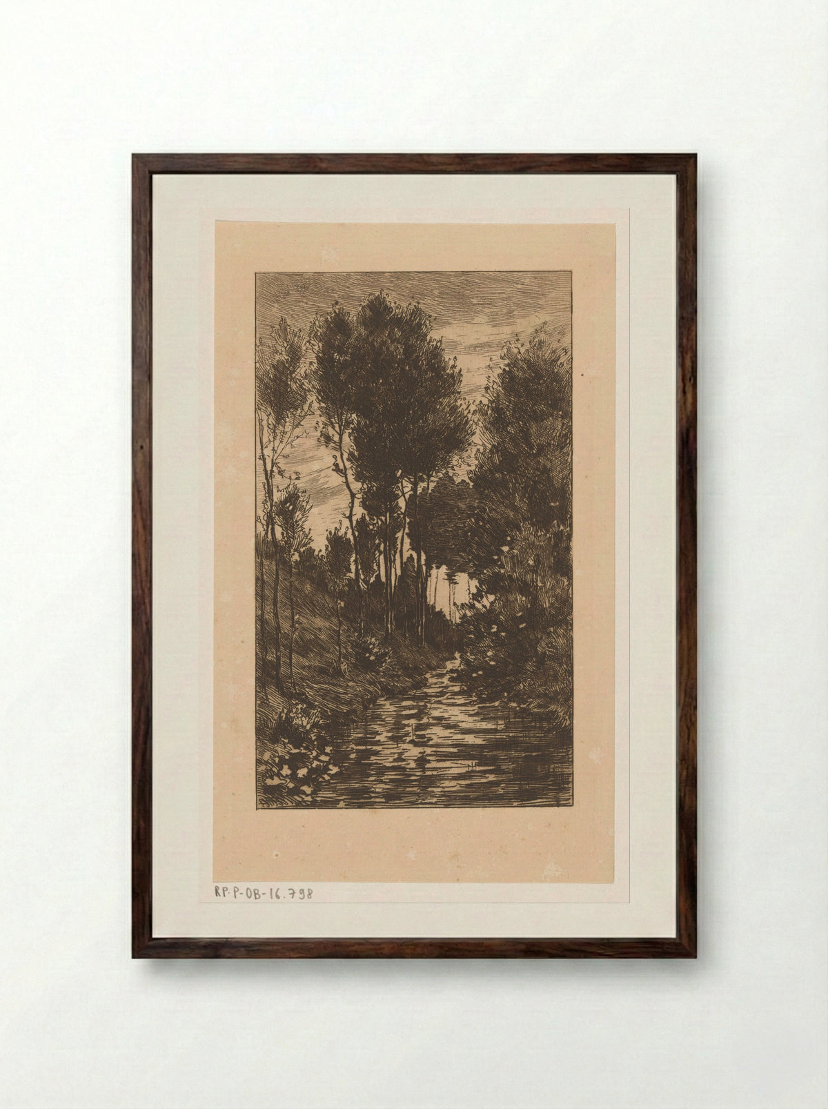 Beek in een met bomen begroeid dal - Anton L. Koster - Framed Print Dark Wood