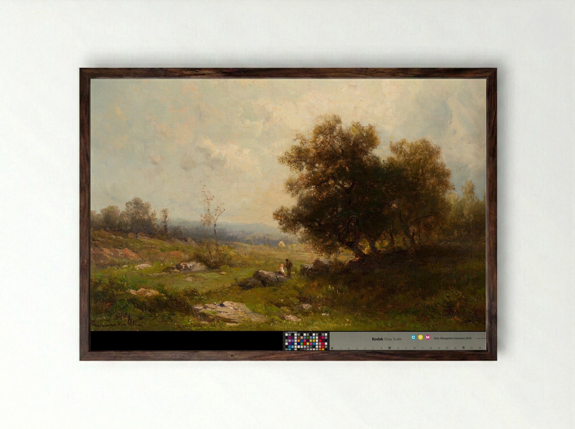 Boerenerf met enige figuren, rechts een schuur en grote boom - Hendrik Dirk Kruseman van Elten - Framed Print Dark Wood