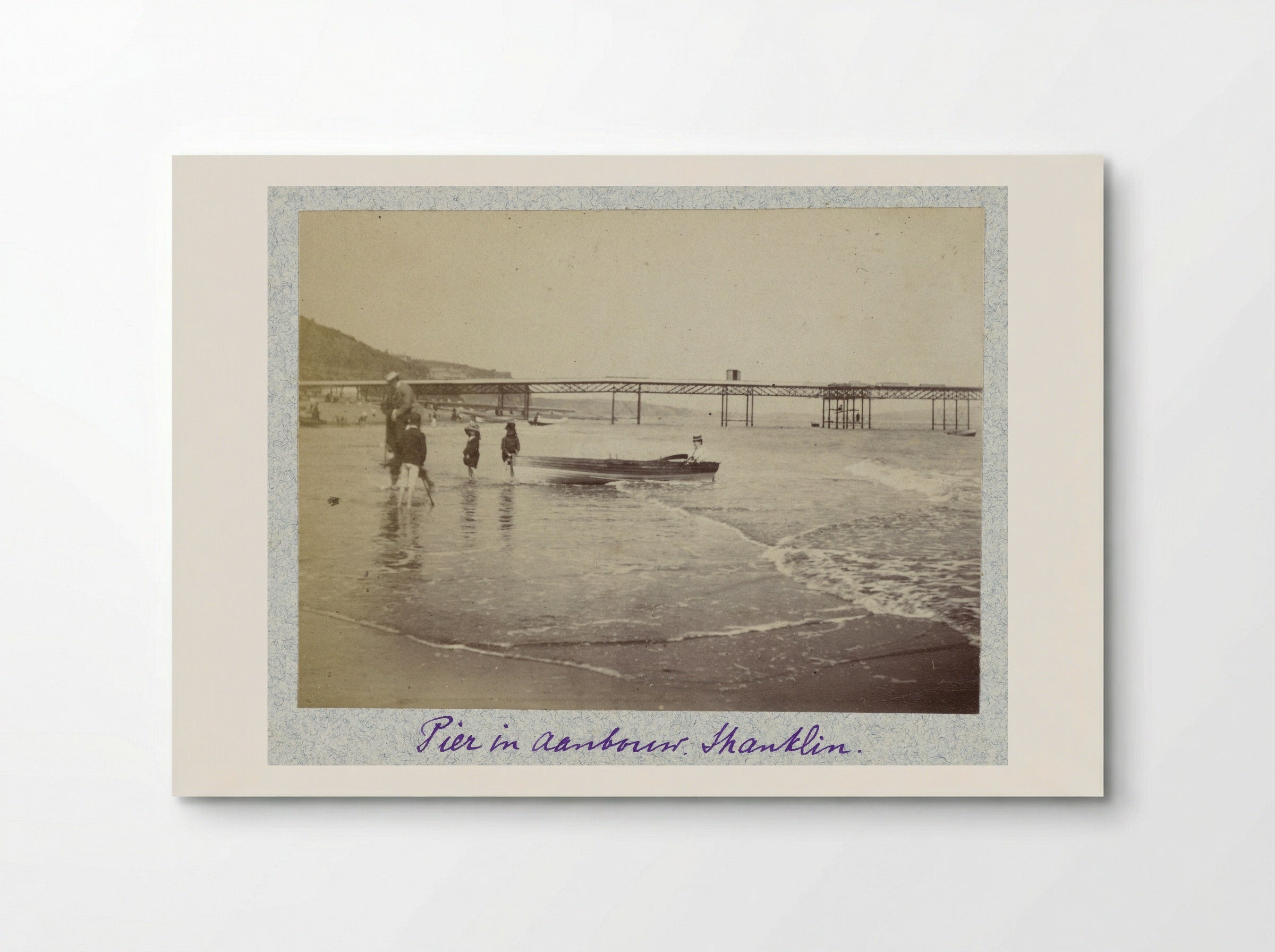 Boot in de branding en pier in aanbouw, Shanklin - Henry Pauw van Wieldrecht - Poster