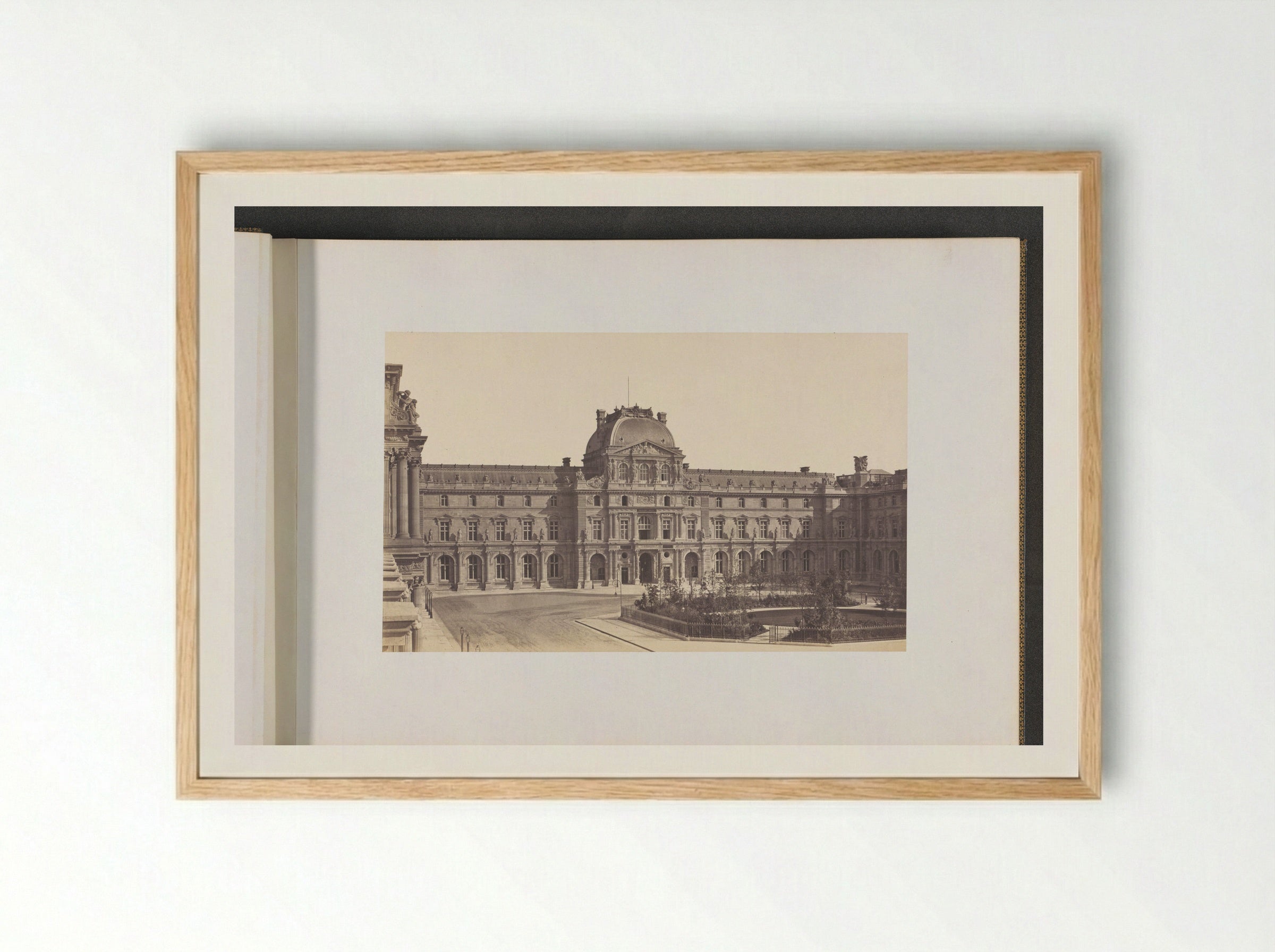 Cour Napoléon en le Pavillon Sully, Louvre - Édouard Denis Baldus - Framed Print Wood