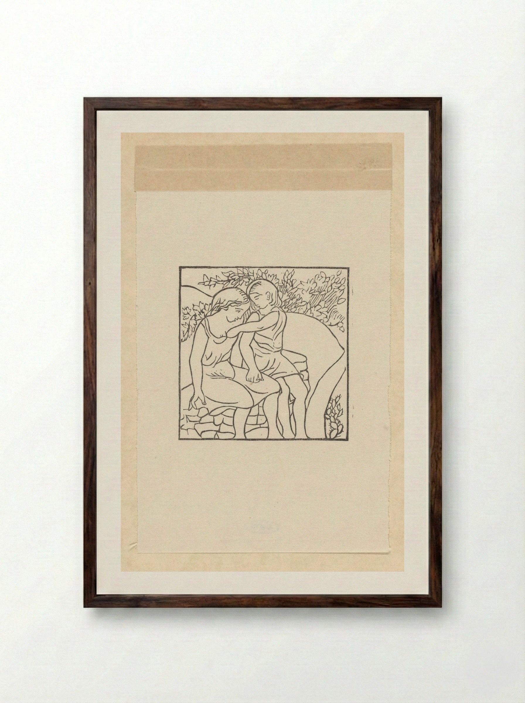Daphnis stopt de appel tussen de borsten van Chloë - Aristide Maillol - Framed Print Dark Wood