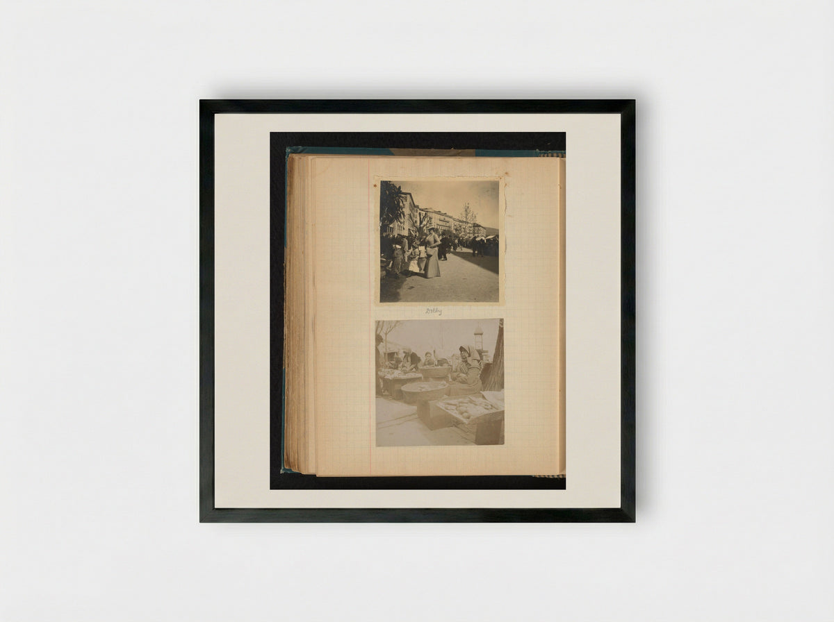 Dina (Dolly) Amelia van Emden at the Market in Ajaccio - Théodore van Lelyveld - Framed Print Black