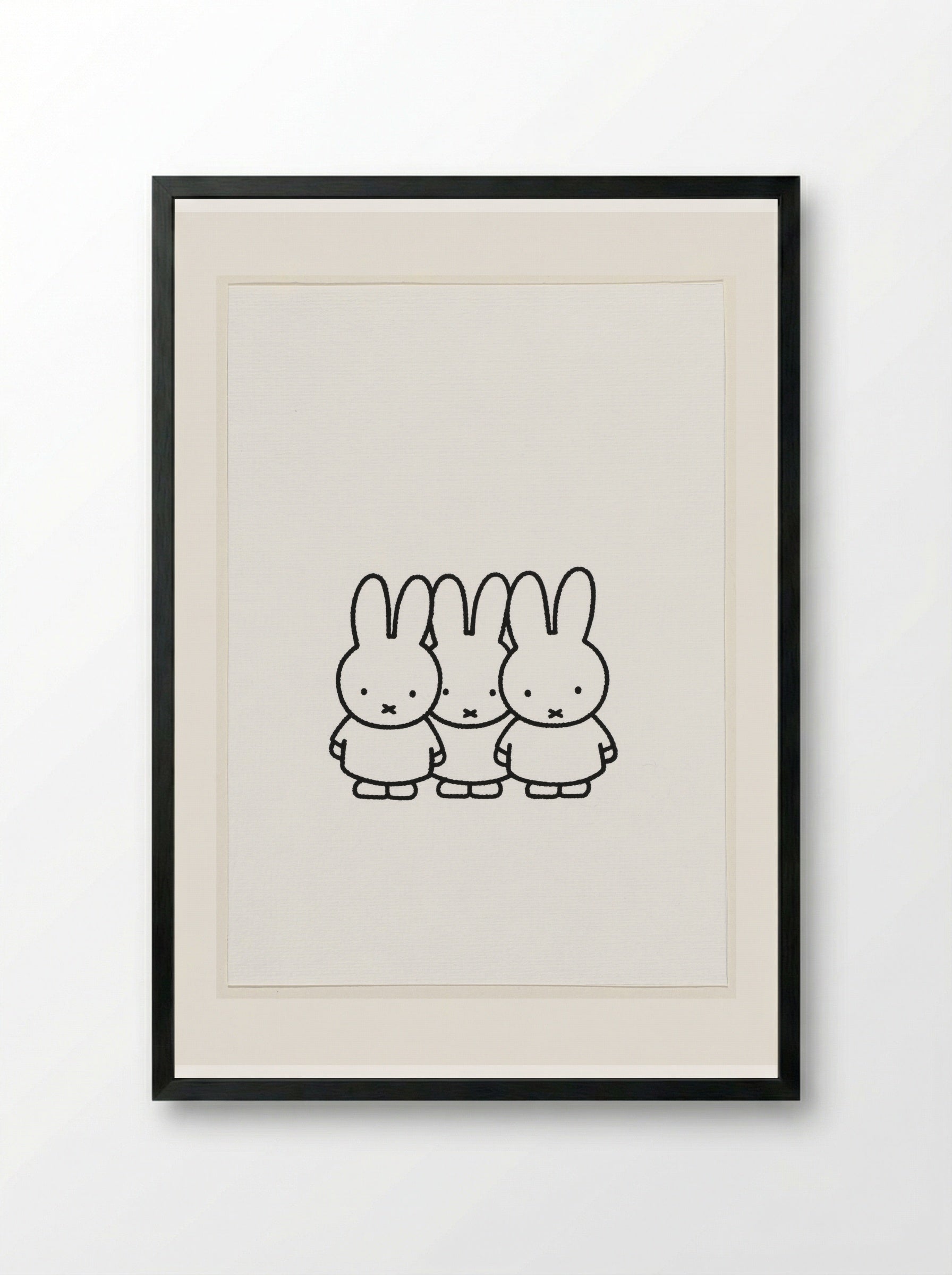 Drie konijnen naast elkaar - Dick Bruna - Framed Print Black