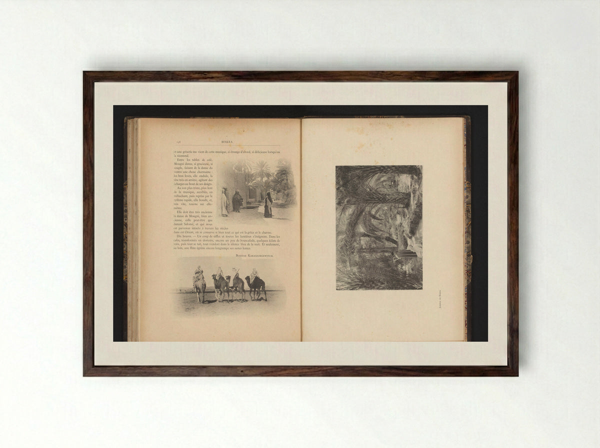 Drie vrouwen op straat in Biskra, Algerije - Jules Gervais-Courtellemont - Framed Print Dark Wood
