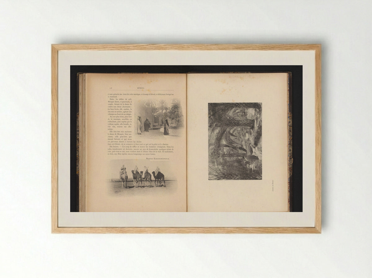 Drie vrouwen op straat in Biskra, Algerije - Jules Gervais-Courtellemont - Framed Print Wood
