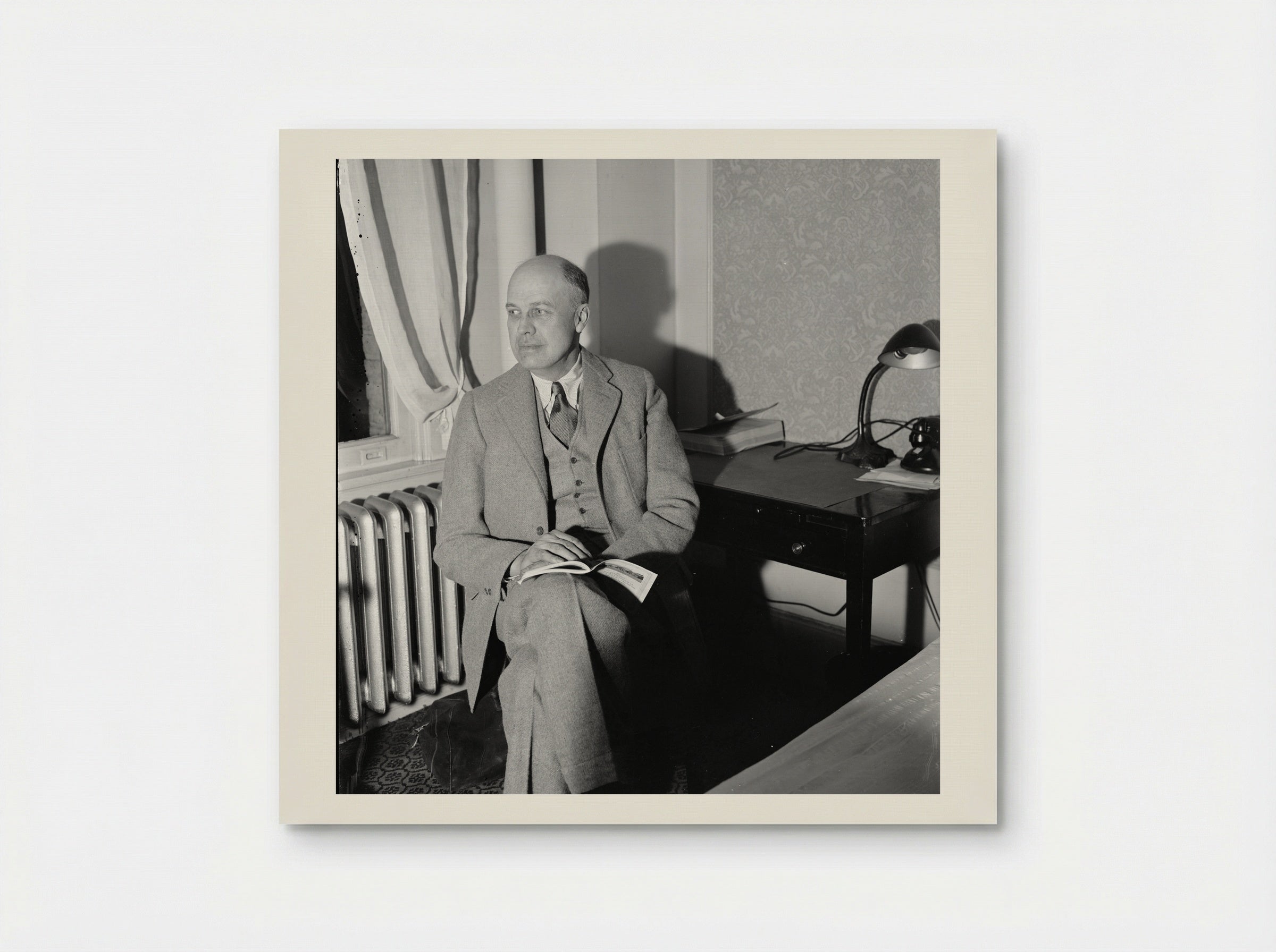 Edward Hopper in his Studio - Edward Hopper - Poster