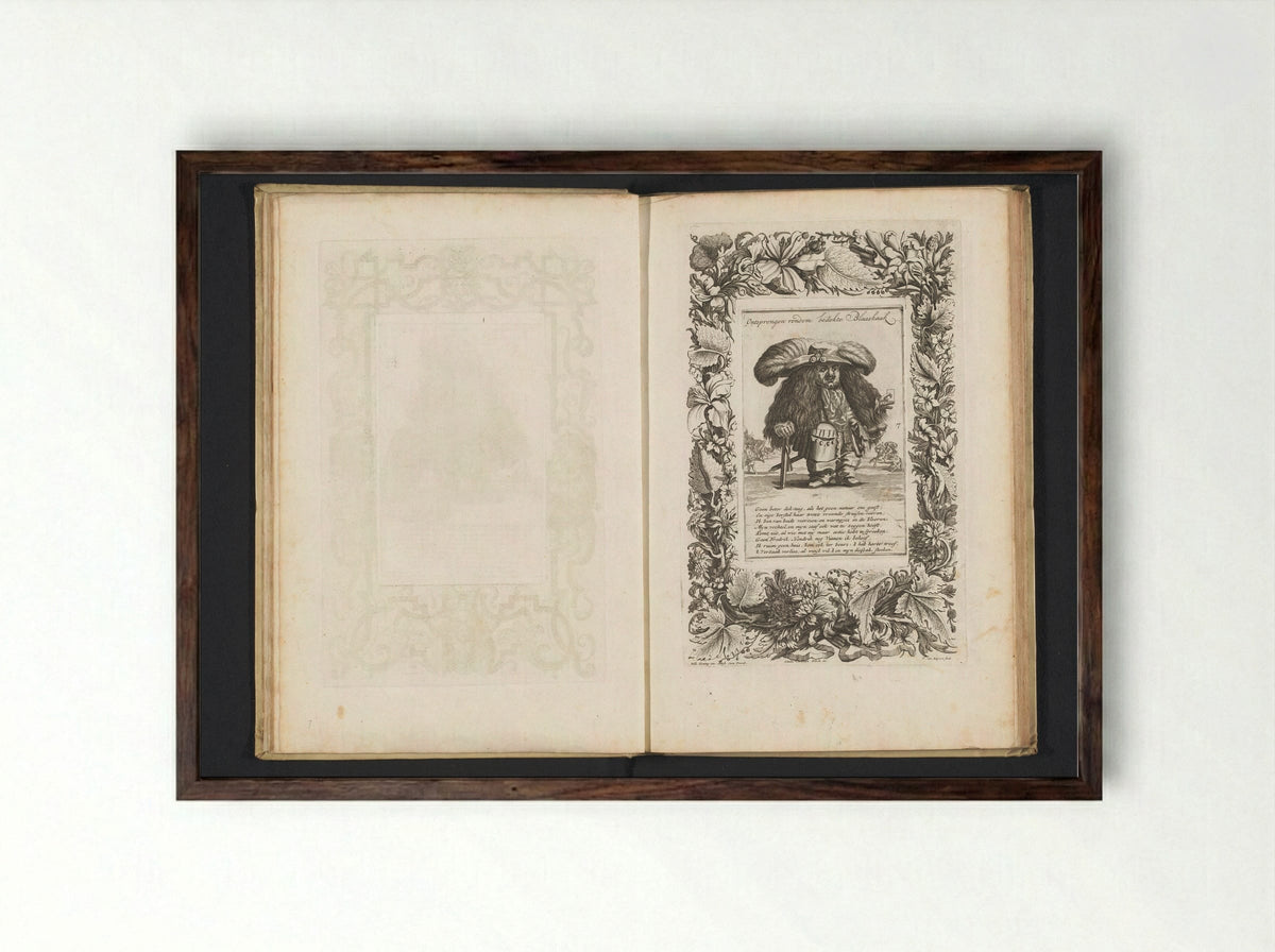 Een kleine mens als officier met grote verenhoed en een speelkaart in de hand - Andries van Buysen (Sr.) - Framed Print Dark Wood