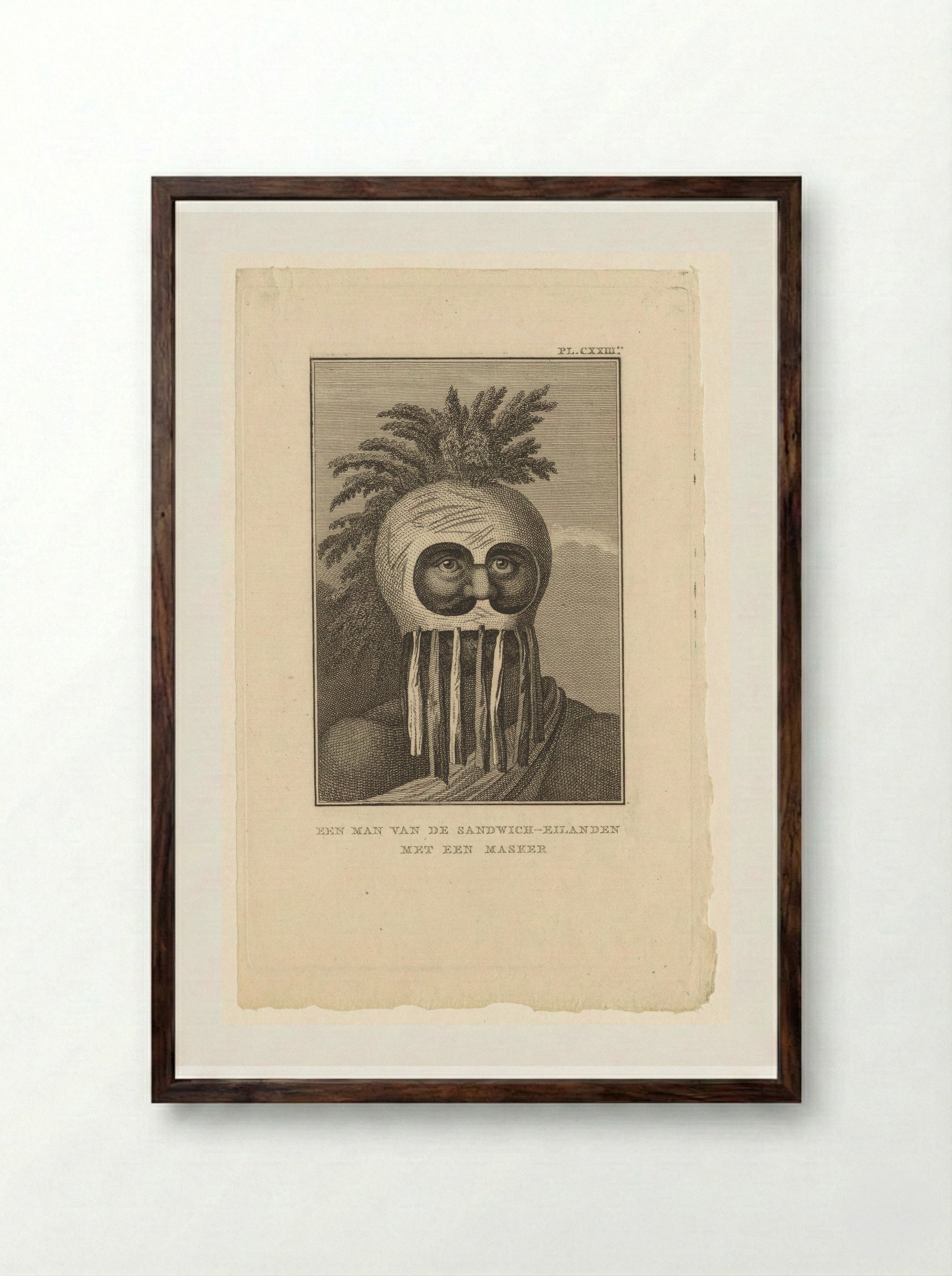 Een man van de Sandwich-eilanden met een masker - Diverse Vervaardigers - Framed Print Dark Wood