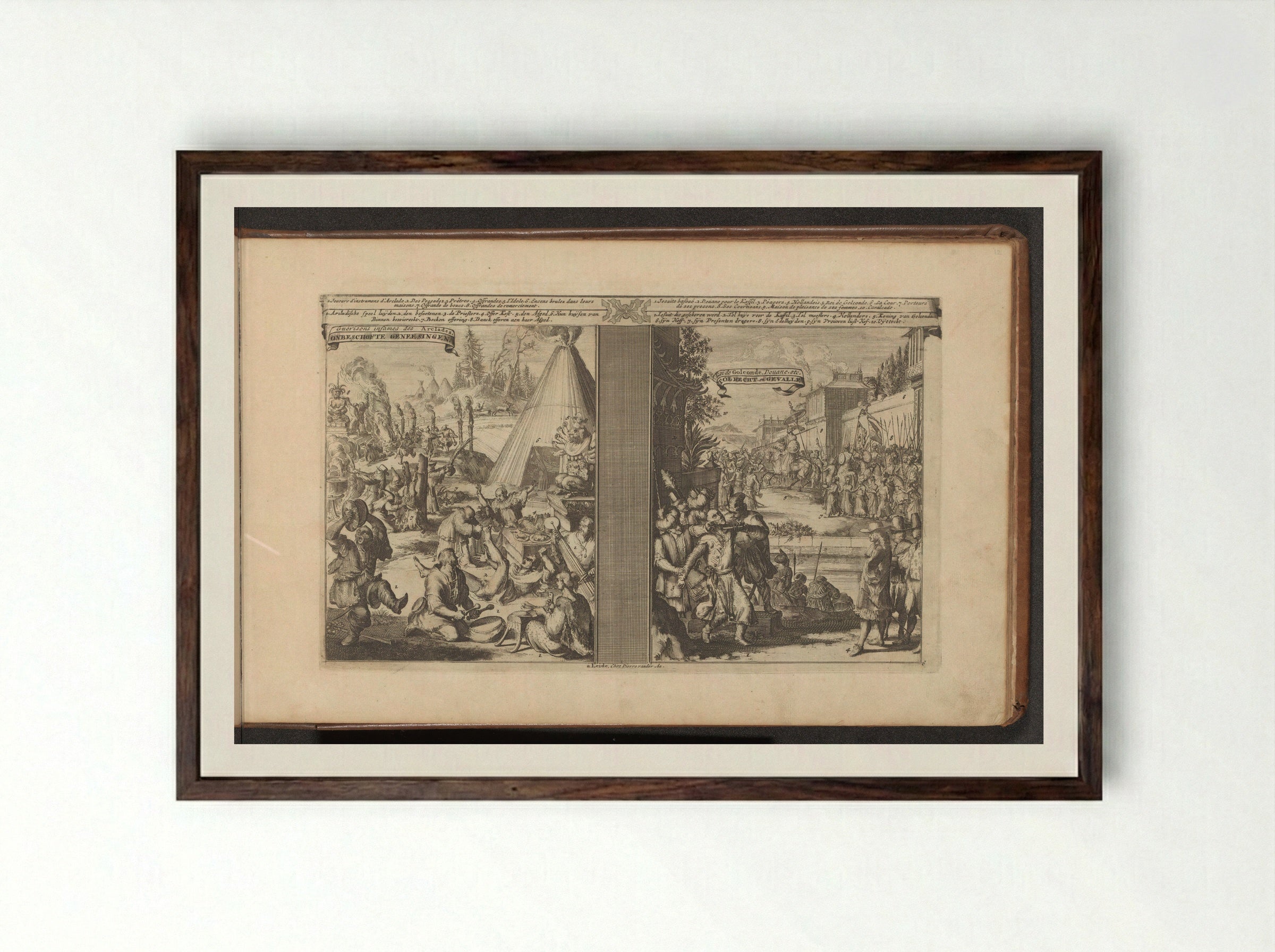 Geneesmeesters in Arclada; Jezuït geschoren door een tolmeester in Golkonda - Romeyn de Hooghe - Framed Print Dark Wood