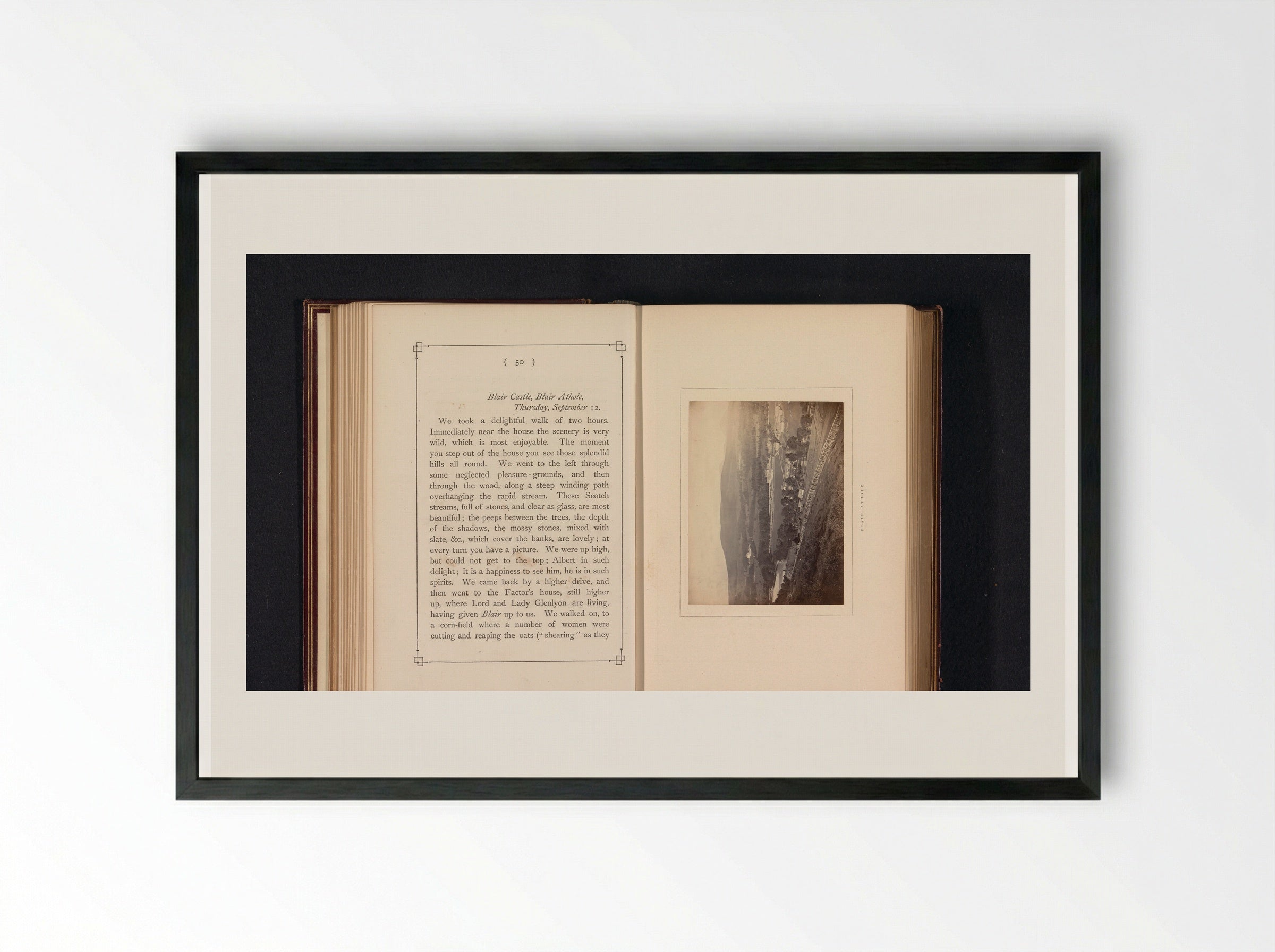Gezicht op Blair Atholl - George Washington Wilson - Framed Print Black