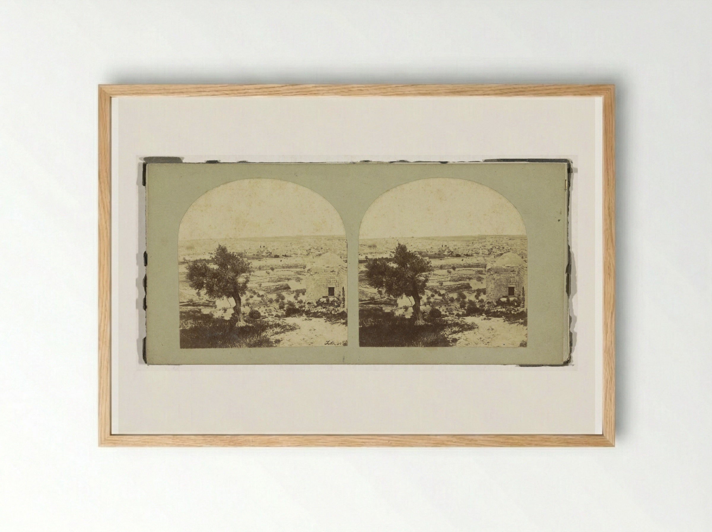 Gezicht op Jeruzalem vanaf de Olijfberg - Francis Frith - Framed Print Wood