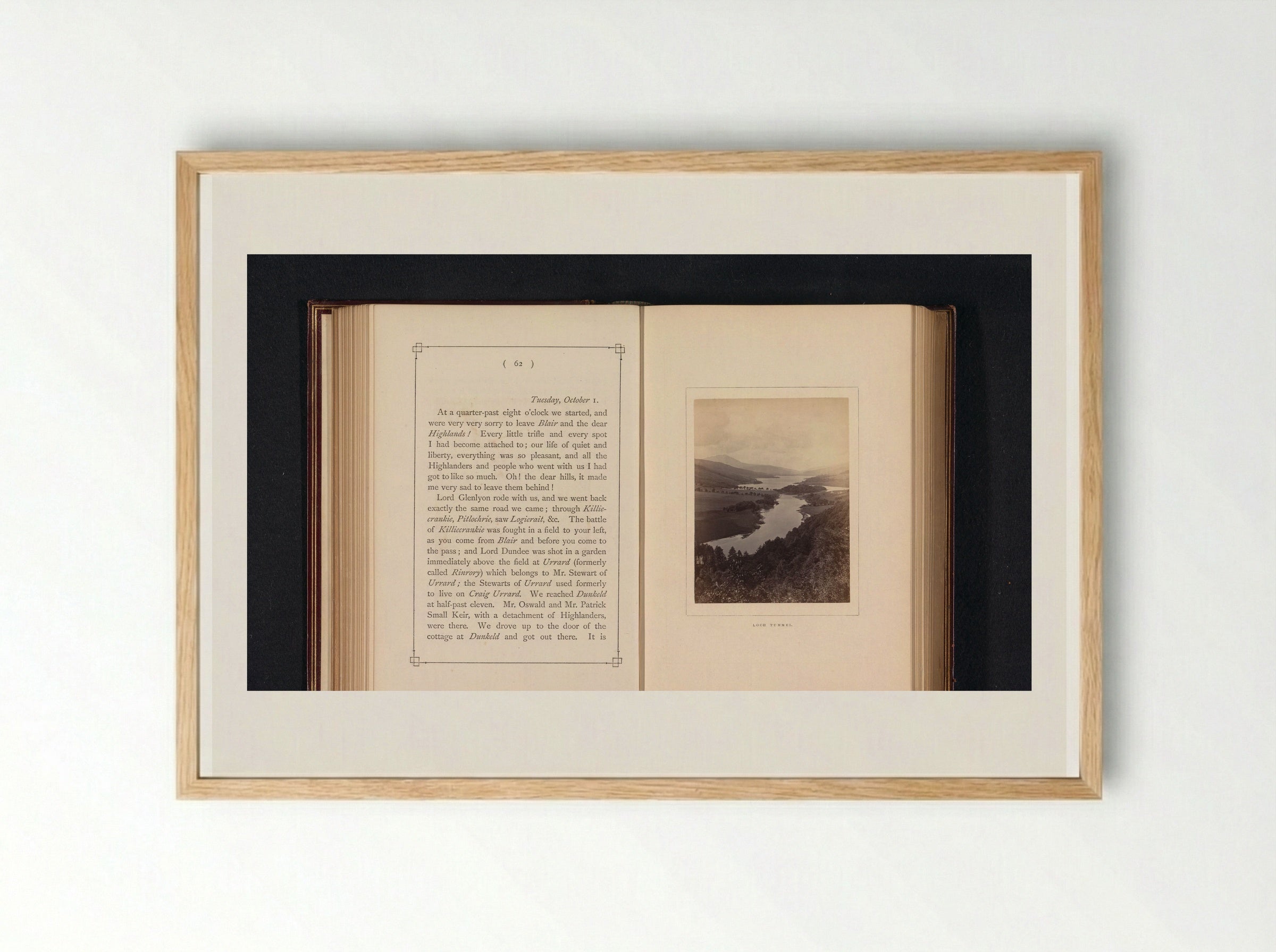 Gezicht op Loch Tummel - George Washington Wilson - Framed Print Wood