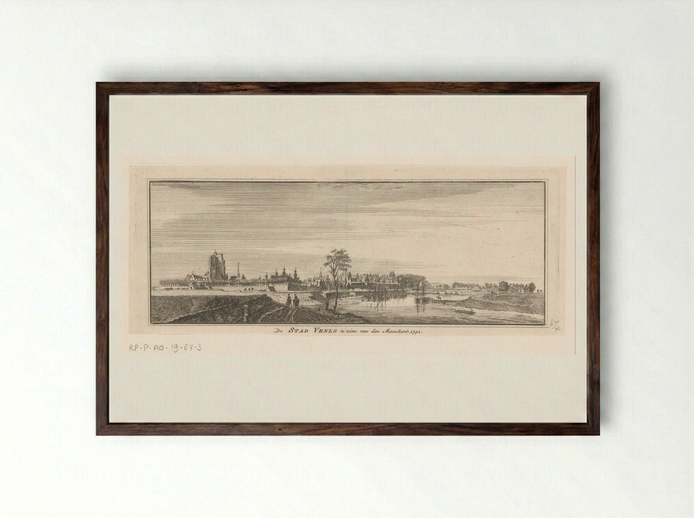 Gezicht op Venlo, gezien vanaf de Maas - Hendrik Spilman - Framed Print Dark Wood