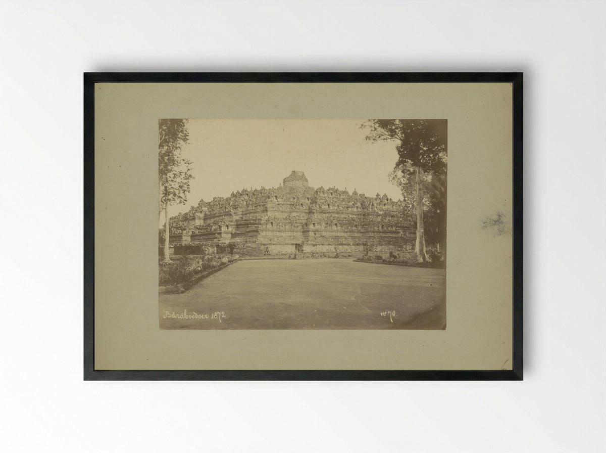 Gezicht op de Borobudur op Java - Kassian Céphas - Framed Print Black