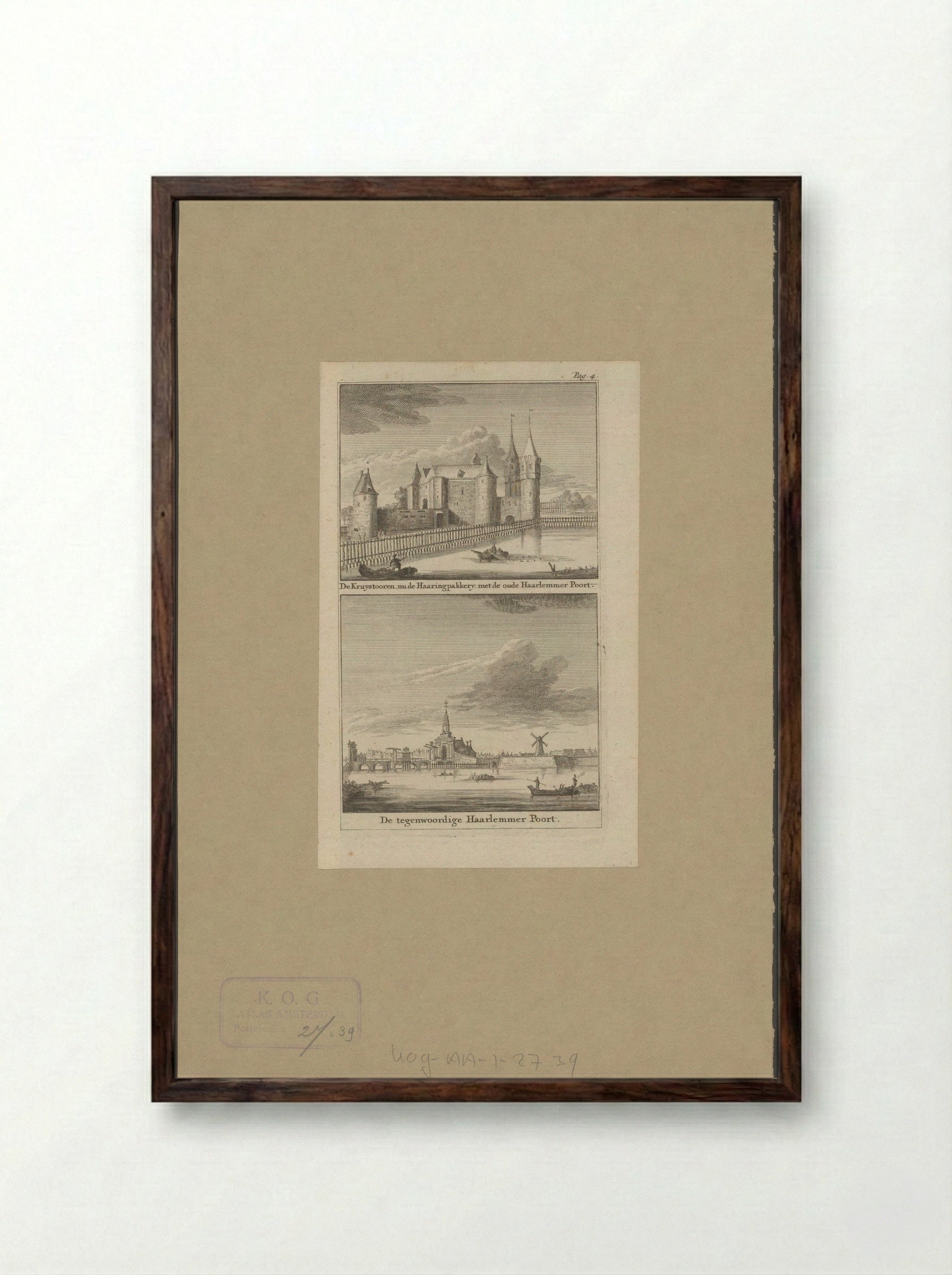 Gezicht op de Derde en Vierde Haarlemmerpoort te Amsterdam - Jan Goeree - Framed Print Dark Wood
