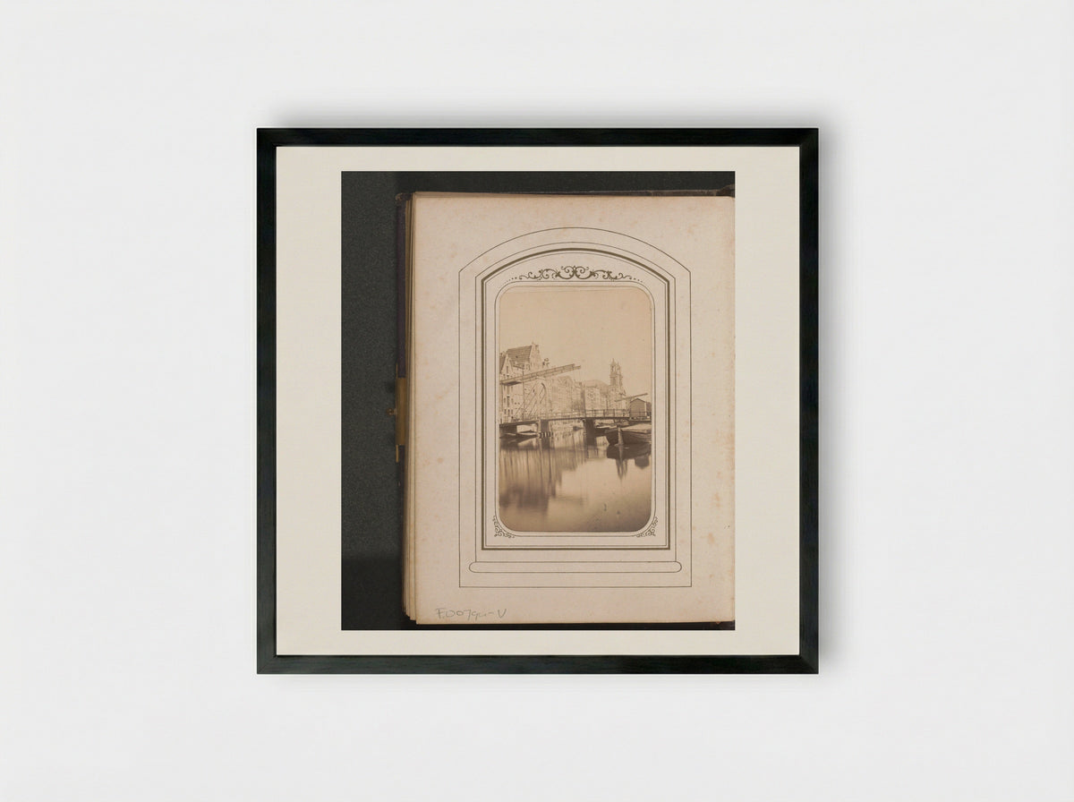 Gezicht op de Houtgracht in Amsterdam - Adolphe Braun & Cie. - Framed Print Black