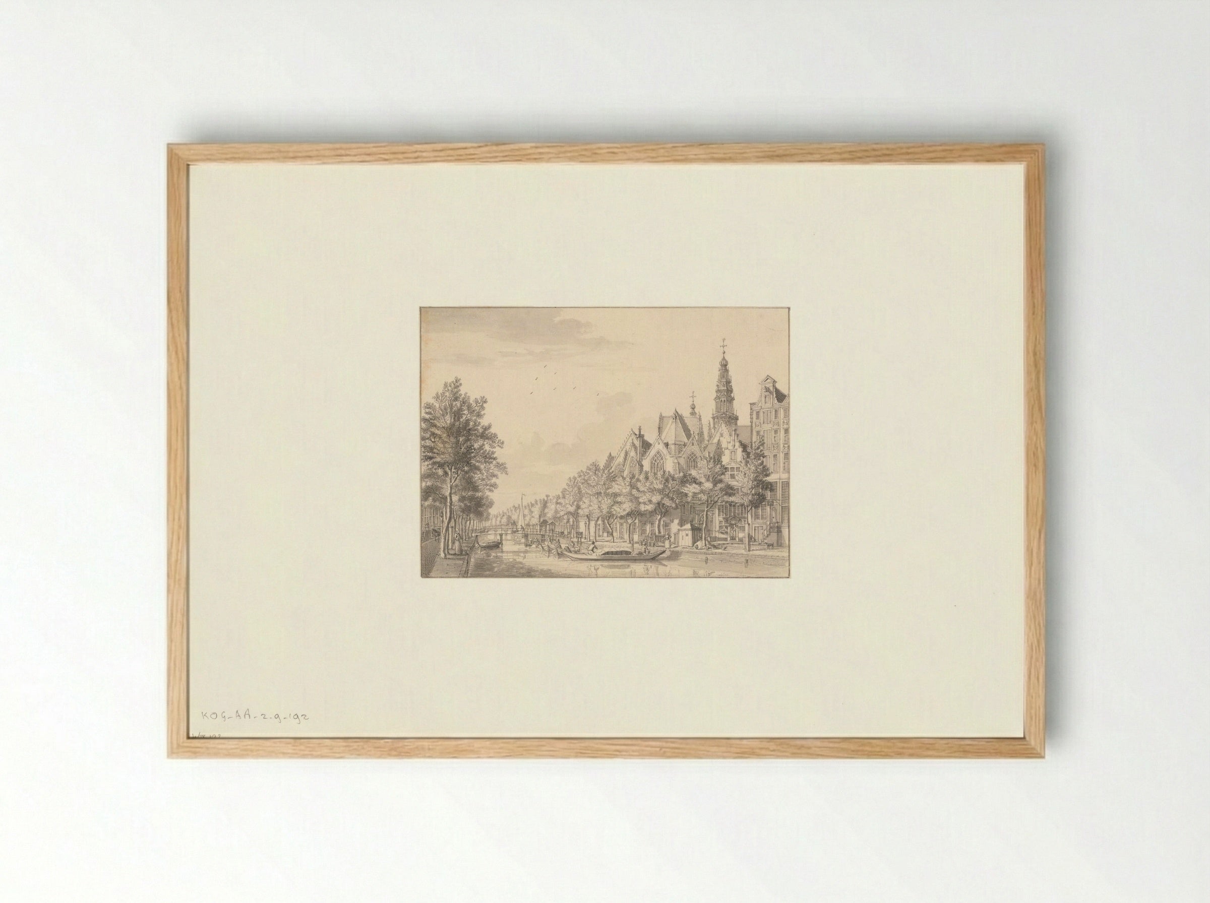Gezicht op de Oudezijds Voorburgwal en de Oude Kerk - Jan de Beijer - Framed Print Wood