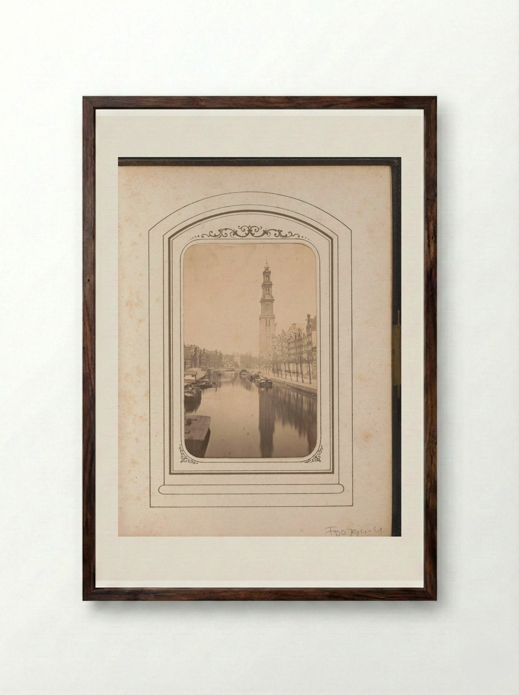 Gezicht op de Prinsengracht en de Westertoren in Amsterdam - Adolphe Braun & Cie. - Framed Print Dark Wood