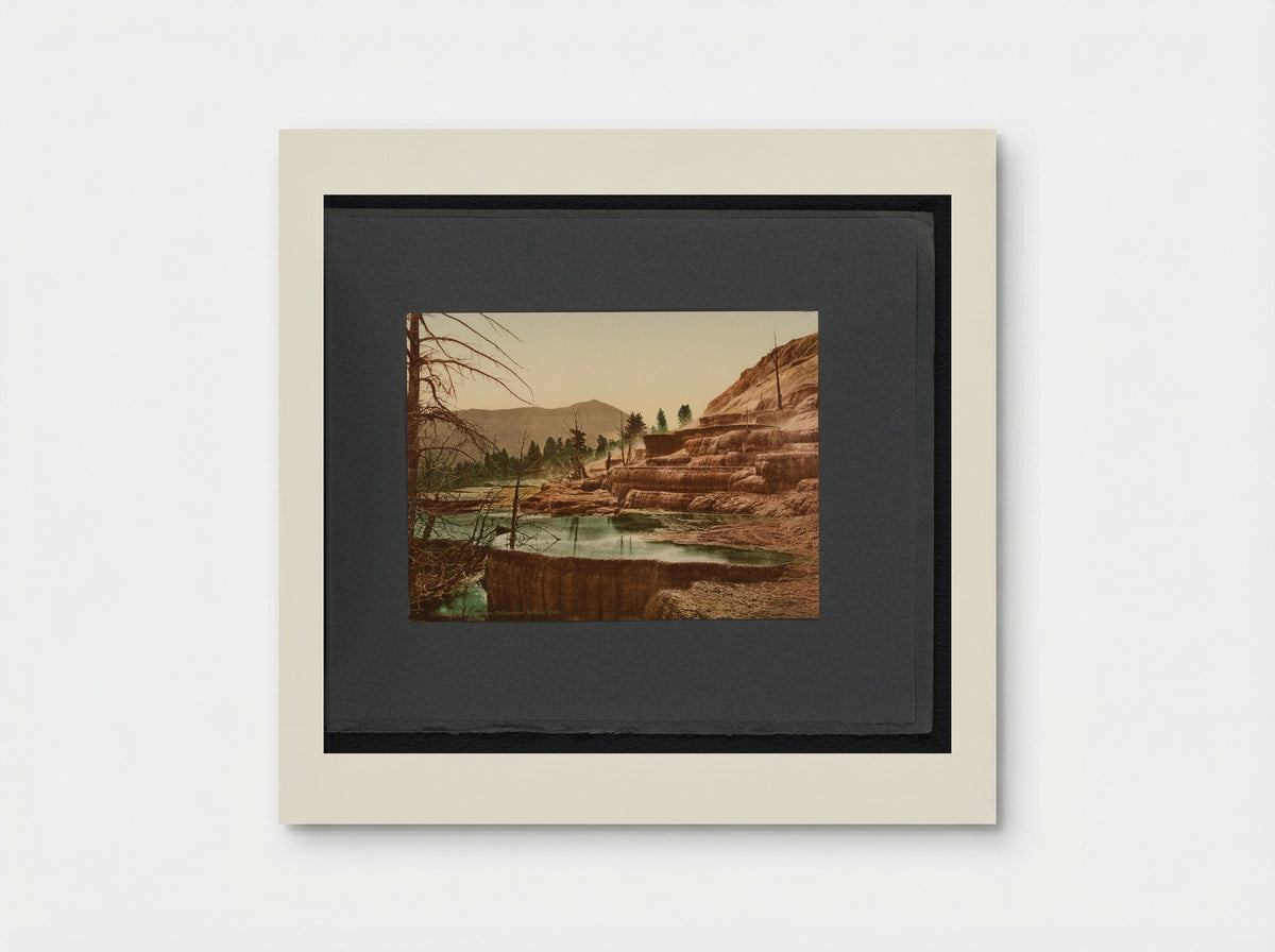 Gezicht op de Pulpit Terraces in Yellowstone National Park - William Henry Jackson - Poster