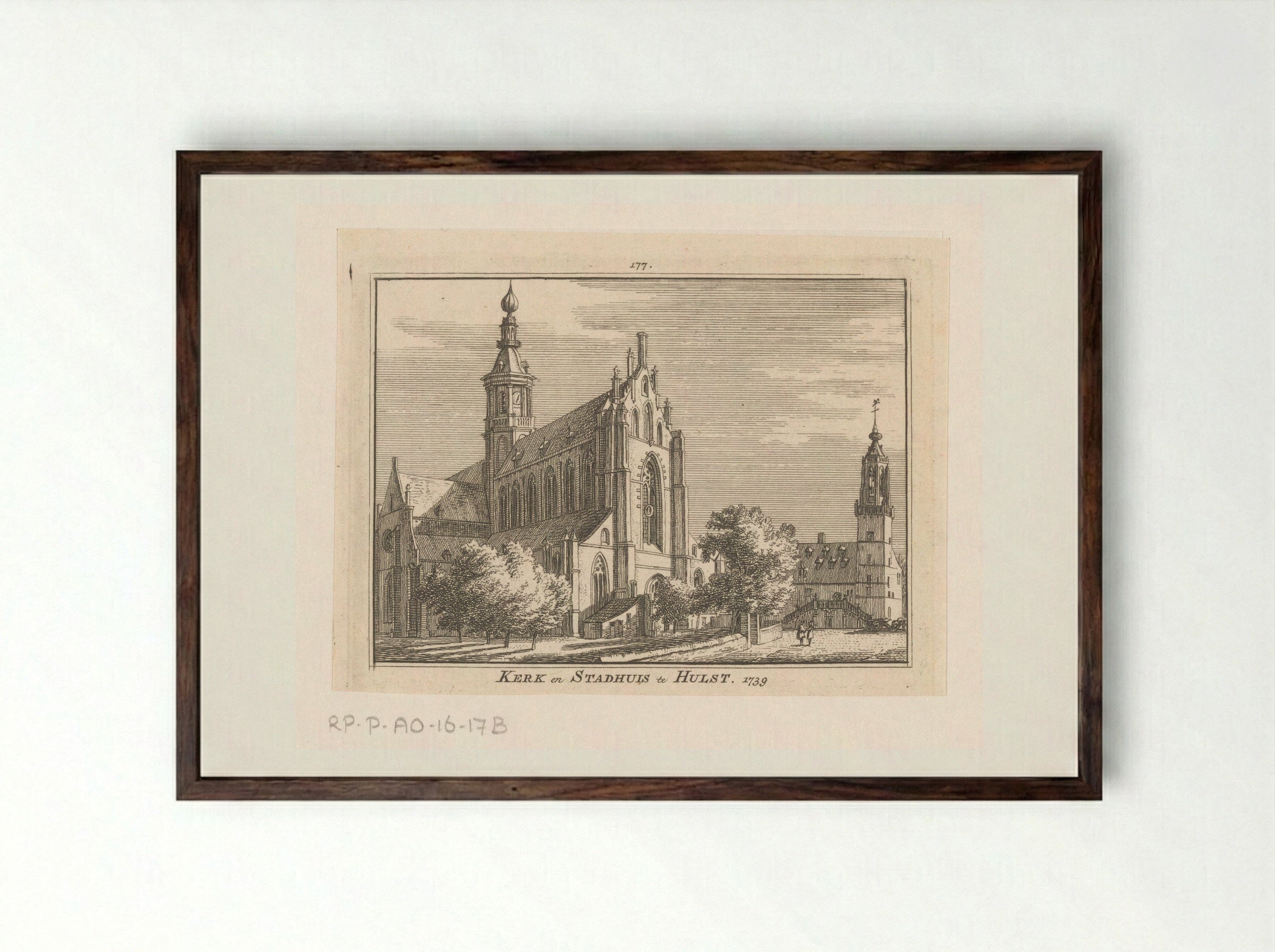 Gezicht op de kerk en het stadhuis te Hulst - Hendrik Spilman - Framed Print Dark Wood