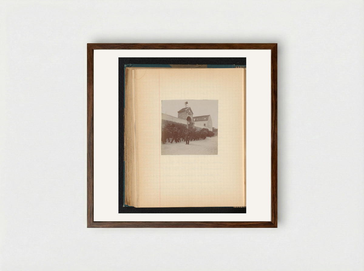 Gezicht op een gevangenispoort met Arabische gevangenen, mogelijk in Chiavari - Théodore van Lelyveld - Framed Print Dark Wood
