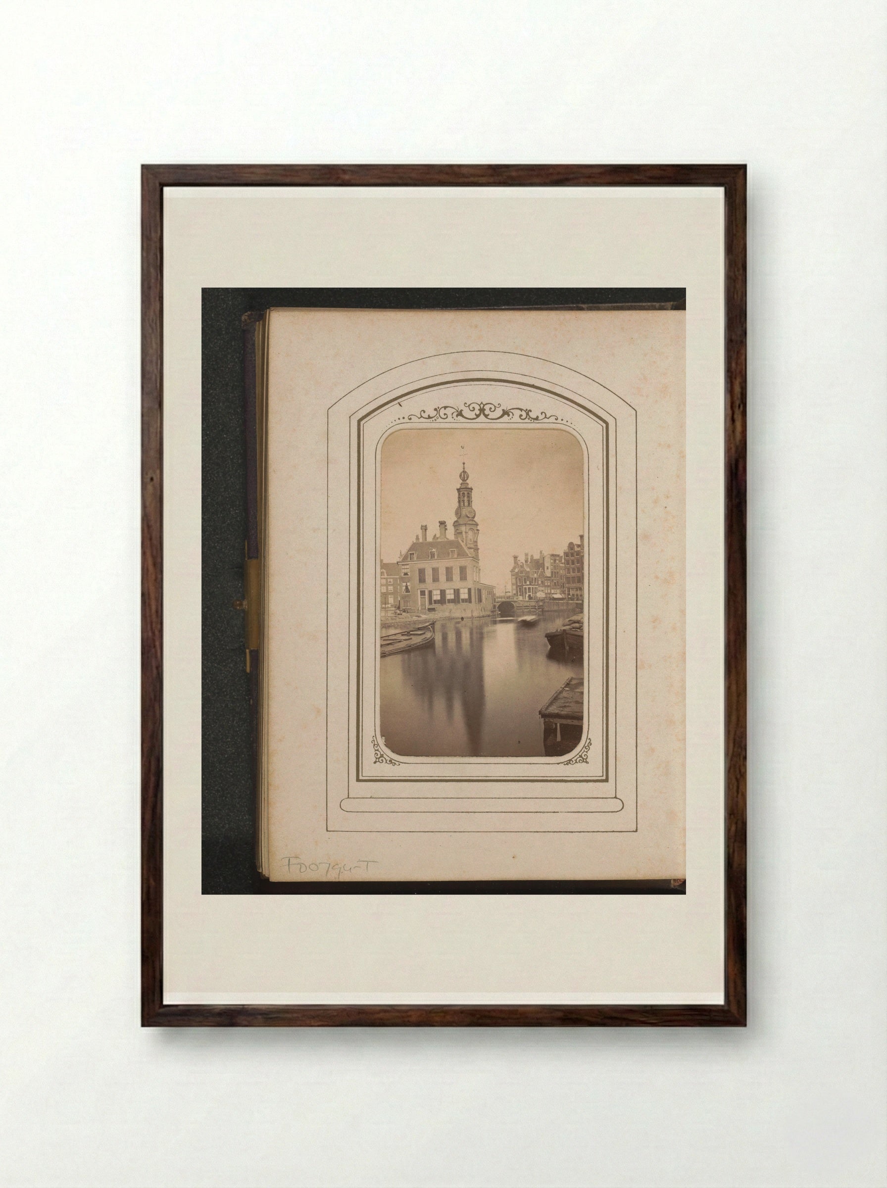 Gezicht op het Singel en de Munttoren in Amsterdam - Adolphe Braun & Cie. - Framed Print Dark Wood