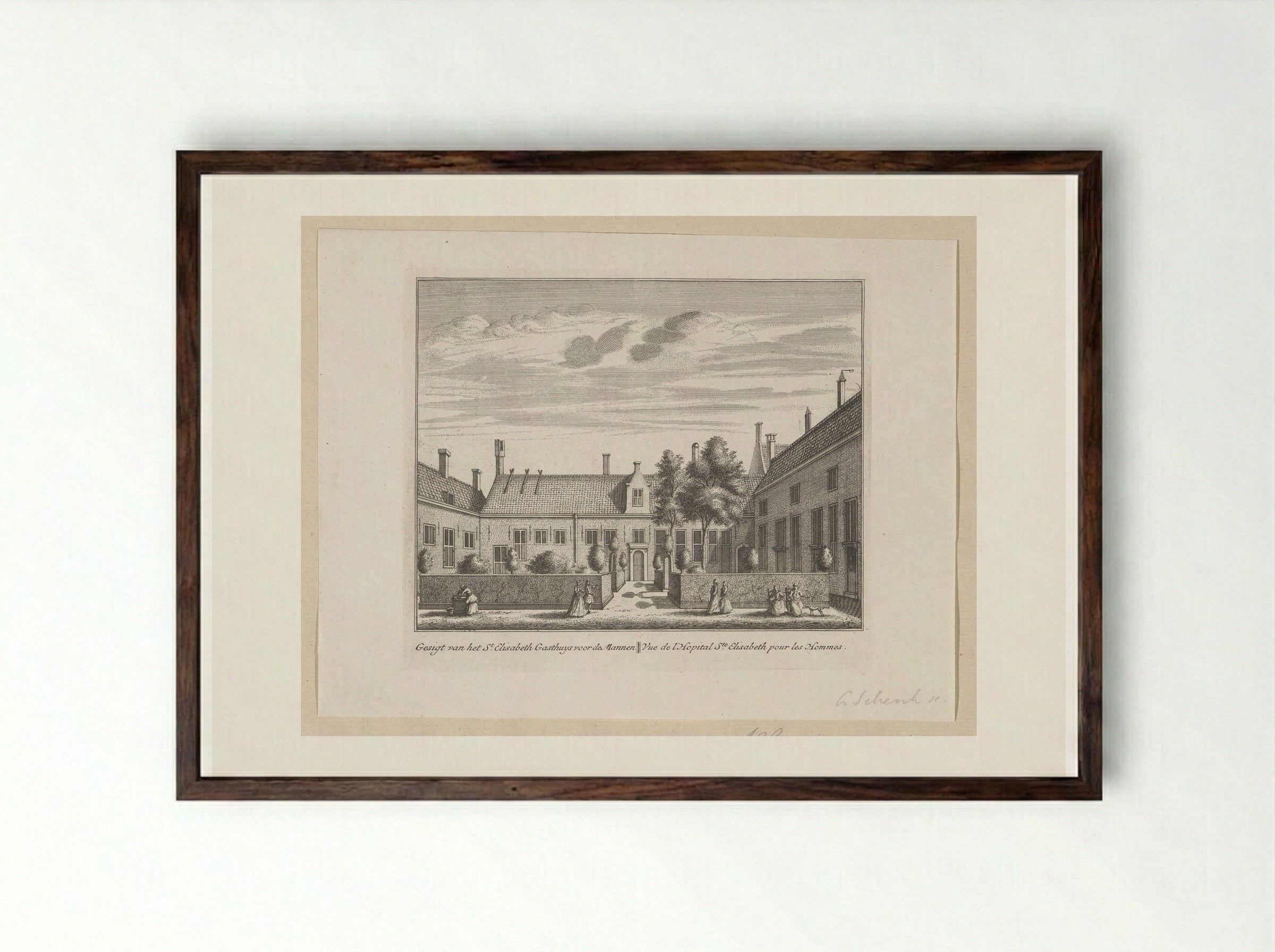 Gezicht op het Sint-Elisabethgasthuis voor mannen te Alkmaar - Leonard Schenk - Framed Print Dark Wood