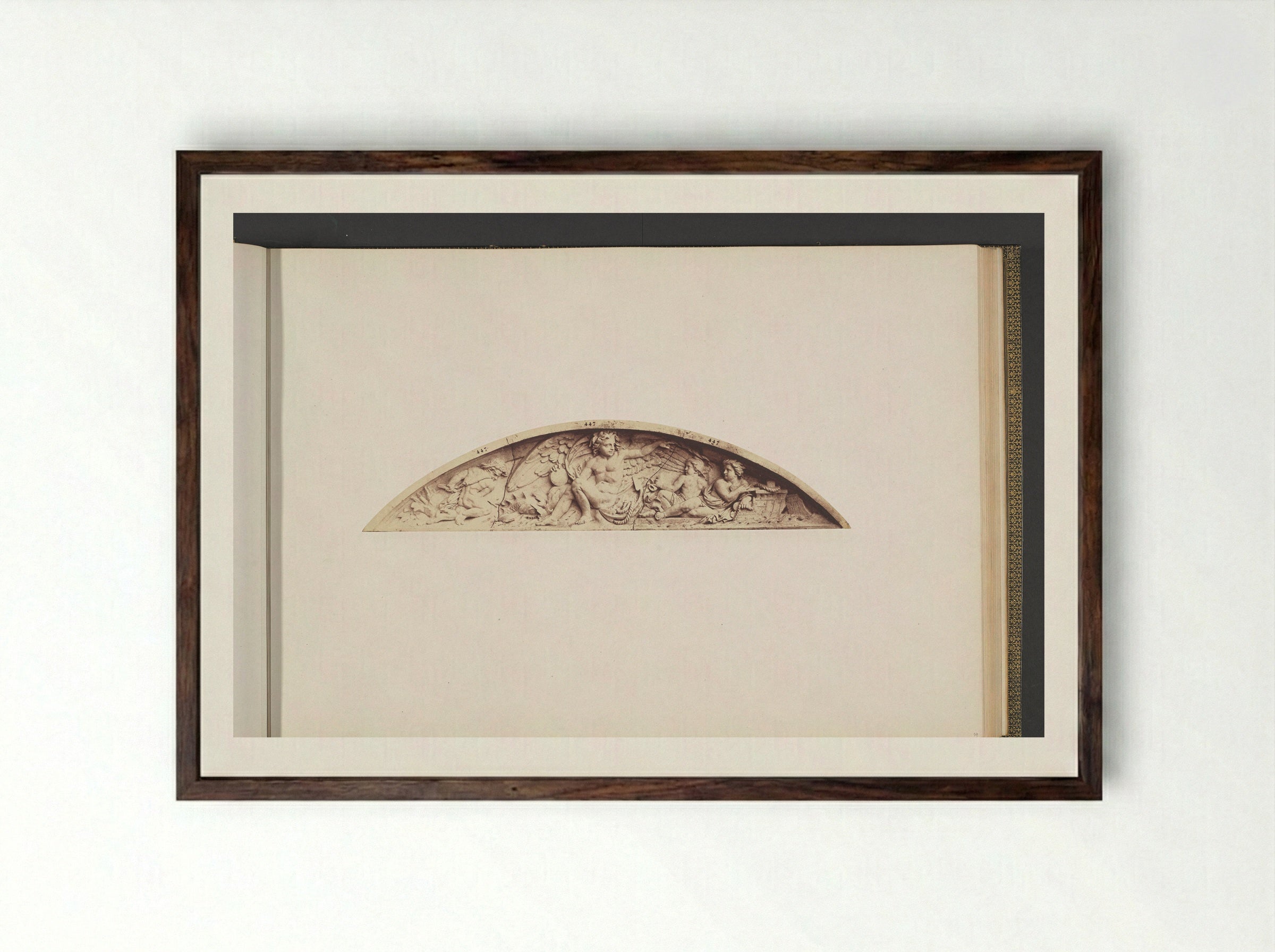 Gipsmodellen voor beeldhouwwerken op het Palais du Louvre: La Navigation - Édouard Denis Baldus - Framed Print Dark Wood