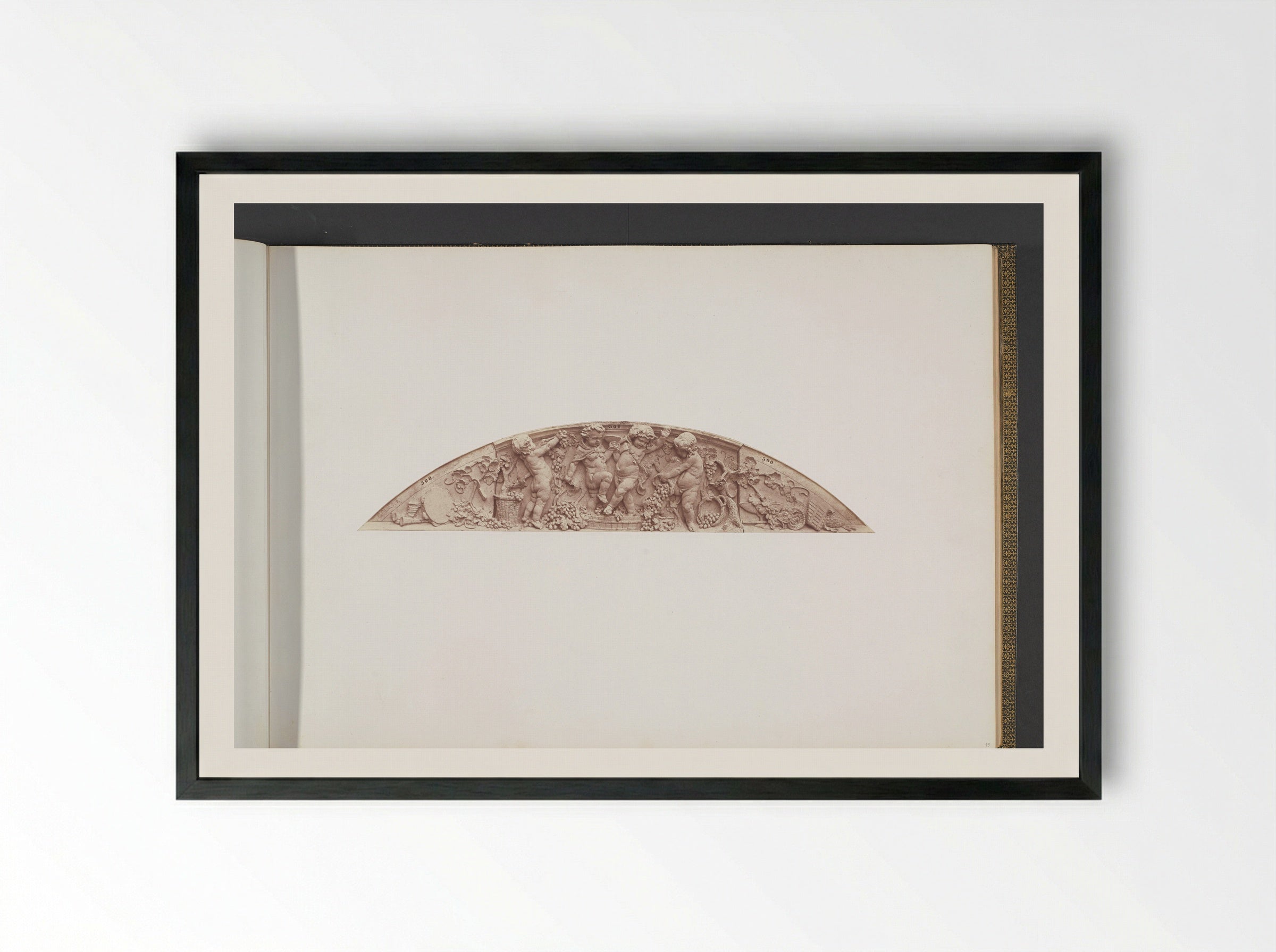 Gipsmodellen voor beeldhouwwerken op het Palais du Louvre: Les Vendanges - Édouard Denis Baldus - Framed Print Black