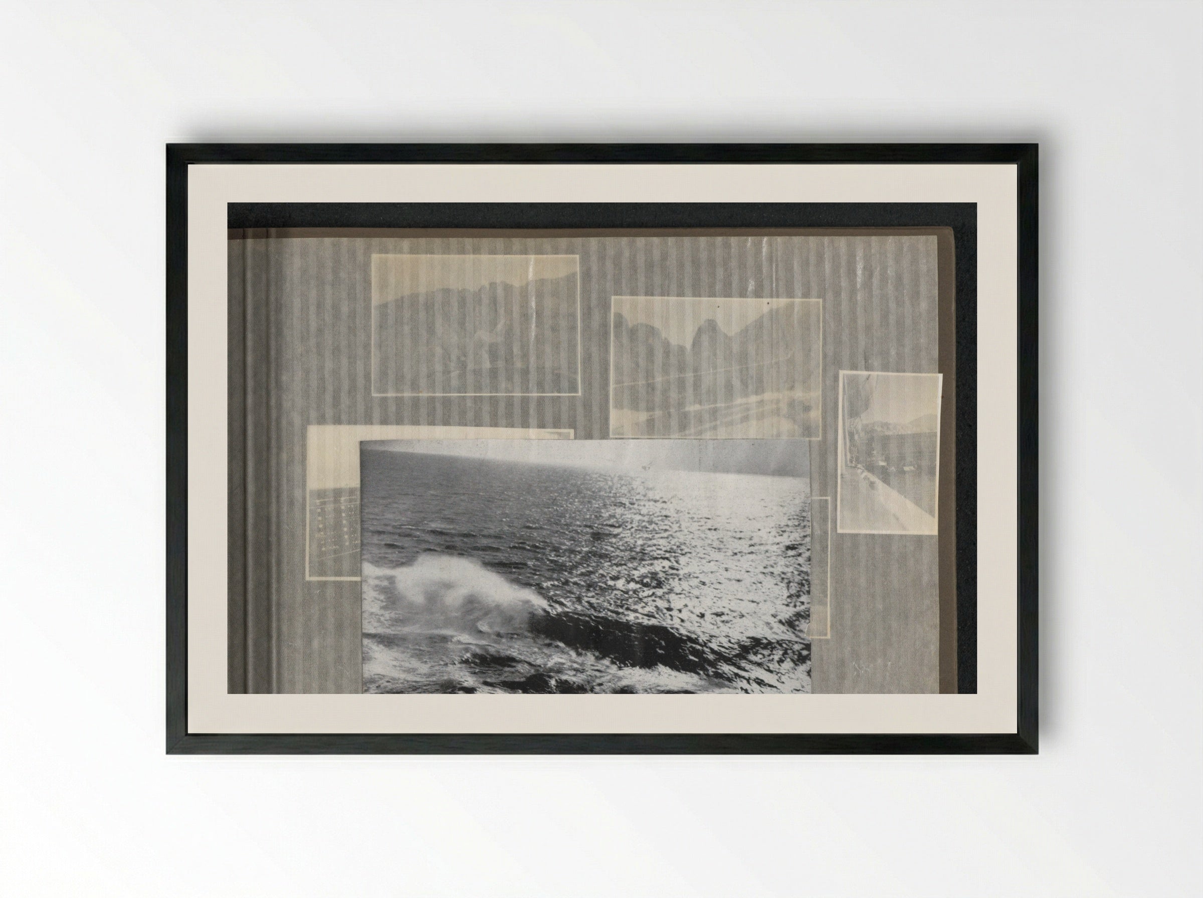 Glinsterende zeespiegel (1) - Eva Charlotte Pennink-Boelen - Framed Print Black