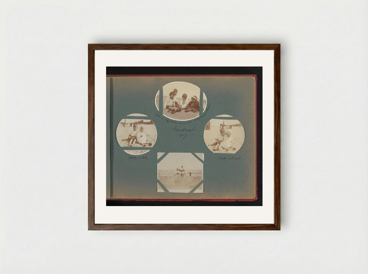 Hetty Boelen met andere kinderen op het strand van Zandvoort - Charlotte Alida Boelen-Matthes - Framed Print Dark Wood