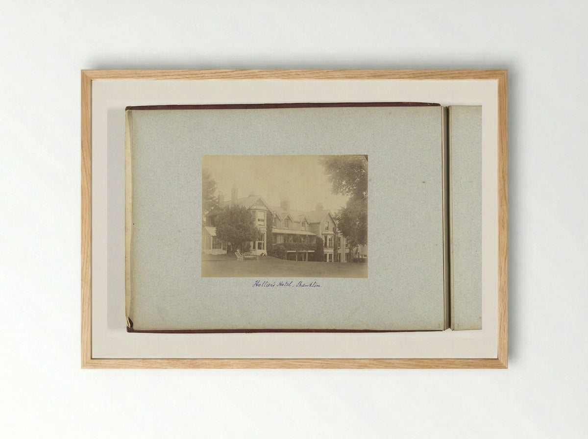 Hollier's Hotel in Shanklin - Henry Pauw van Wieldrecht - Framed Print Wood