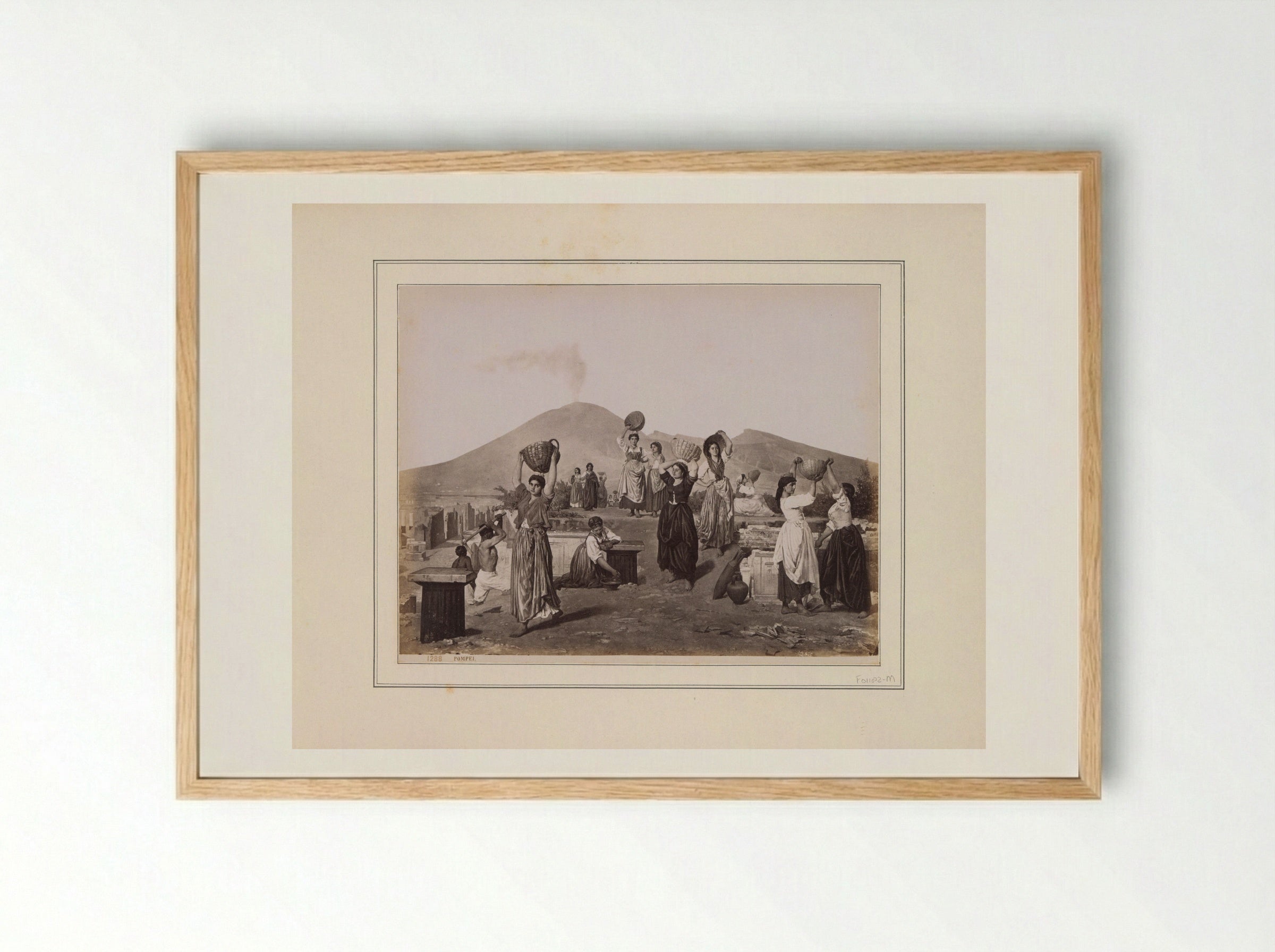 Italian Women at the Excavations of Pompeii - Giorgio Sommer - Framed Print Wood