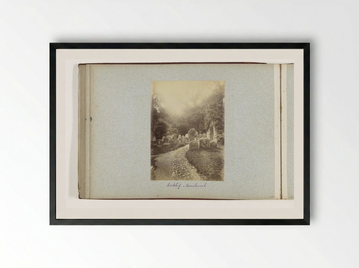 Kerkhof van de Old Saint Boniface Church, Bonchurch - Henry Pauw van Wieldrecht - Framed Print Black