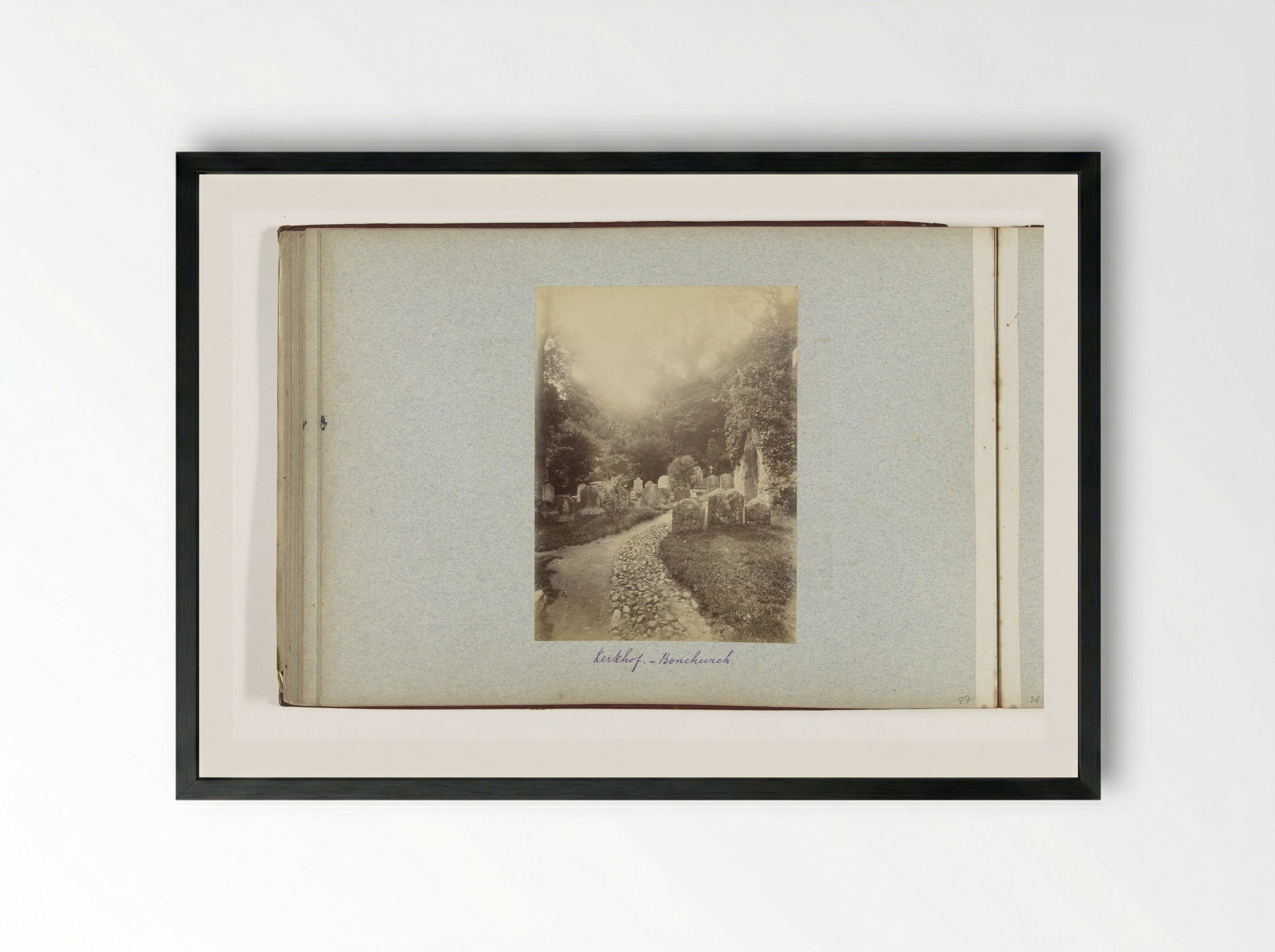 Kerkhof van de Old Saint Boniface Church, Bonchurch - Henry Pauw van Wieldrecht - Framed Print Black