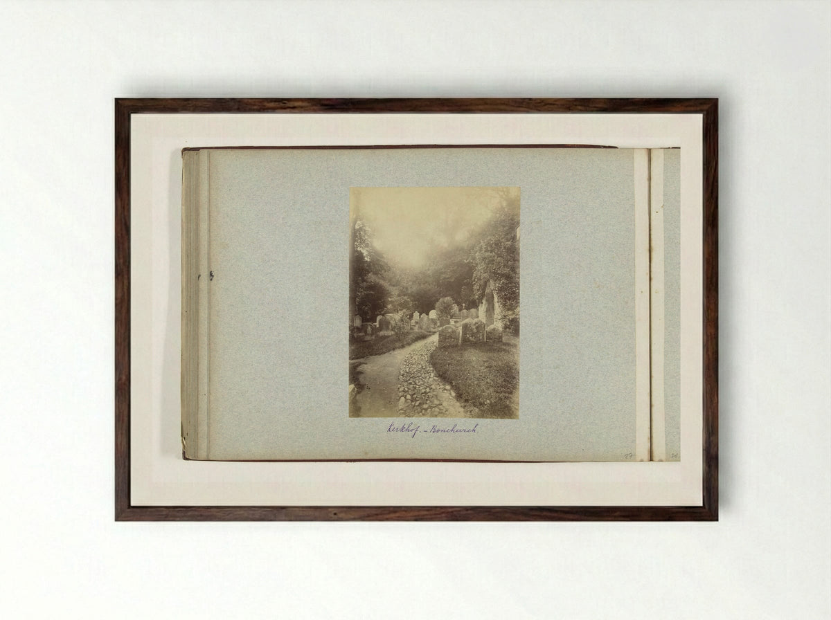 Kerkhof van de Old Saint Boniface Church, Bonchurch - Henry Pauw van Wieldrecht - Framed Print Dark Wood