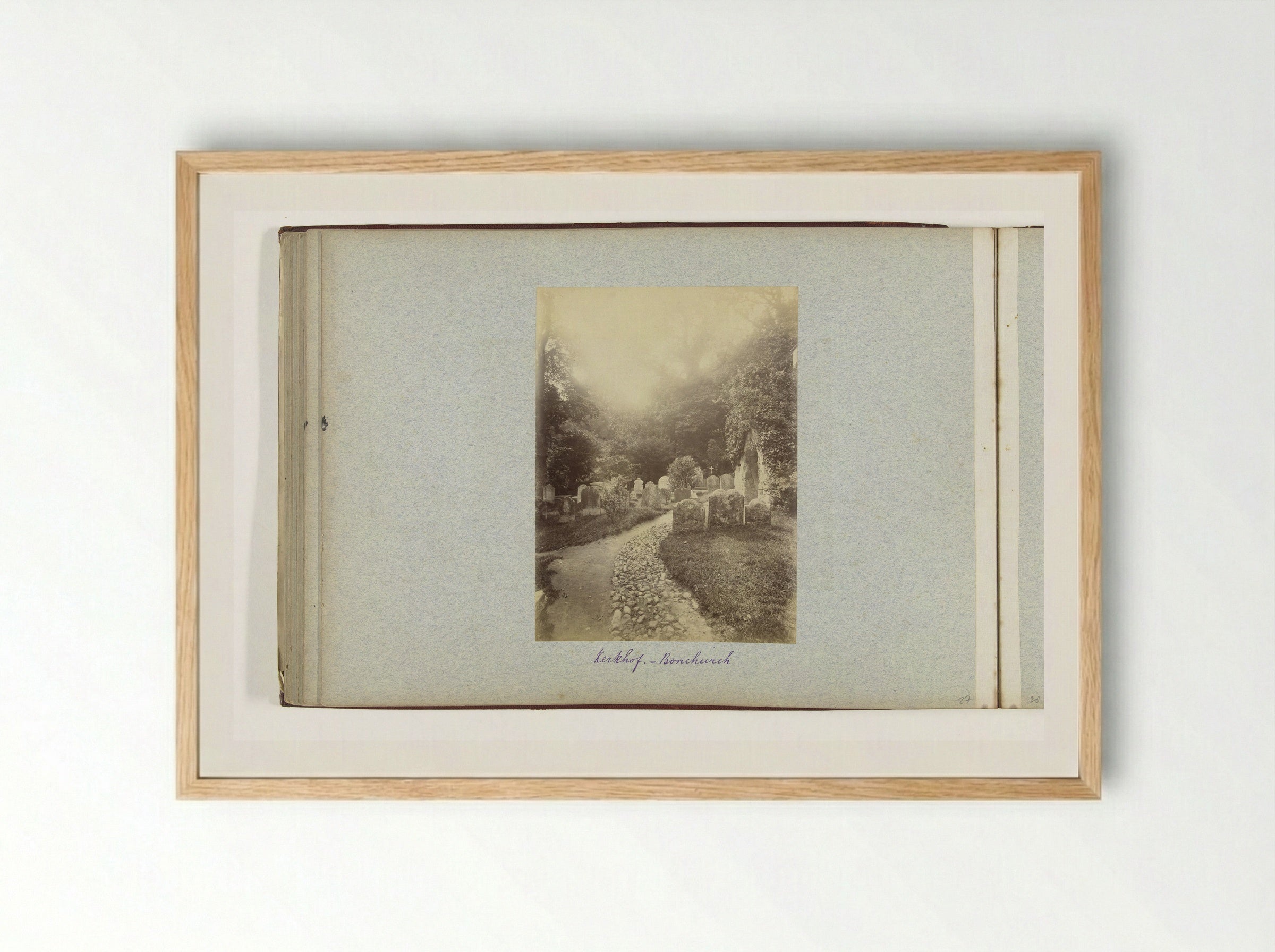 Kerkhof van de Old Saint Boniface Church, Bonchurch - Henry Pauw van Wieldrecht - Framed Print Wood