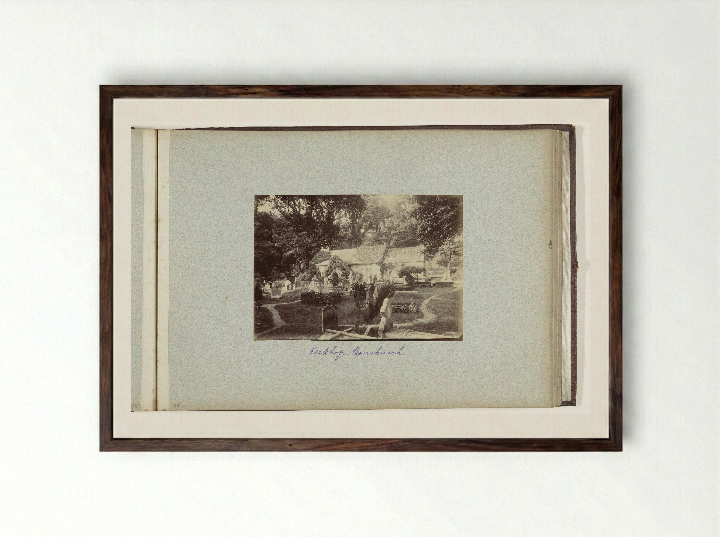 Kerkhof van de Old Saint Boniface Church te Bonchurch - Henry Pauw van Wieldrecht - Framed Print Dark Wood
