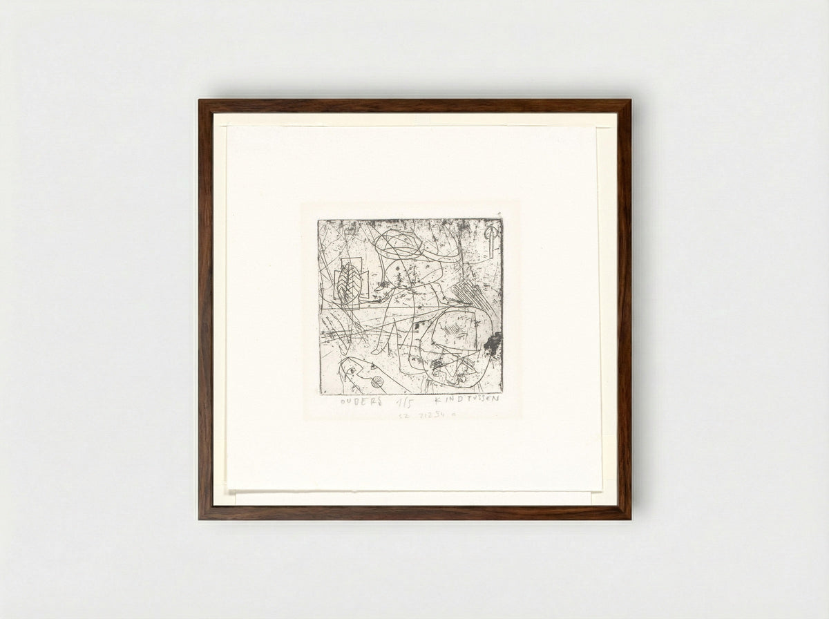 Kinderen tussen ouders - Sipke Huismans - Framed Print Dark Wood