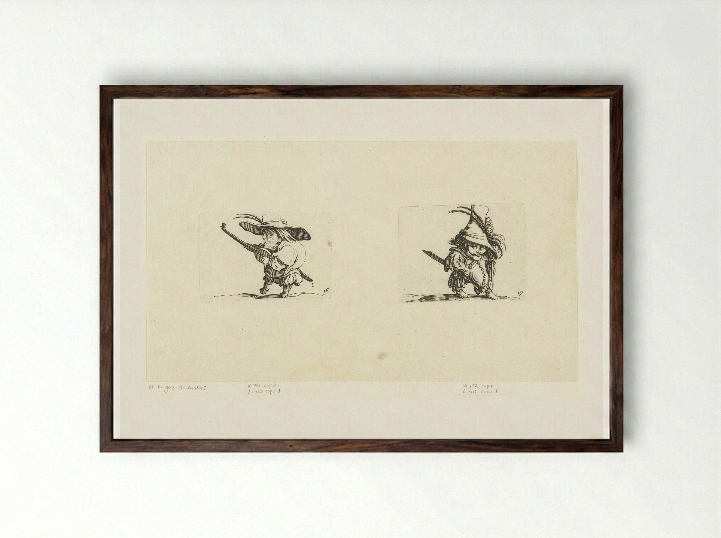 Kleine mens (karikatuur) met luit en zwaard; kleine mens (karikatuur) met zwaard en wandelstok - Abraham Bosse - Framed Print Dark Wood
