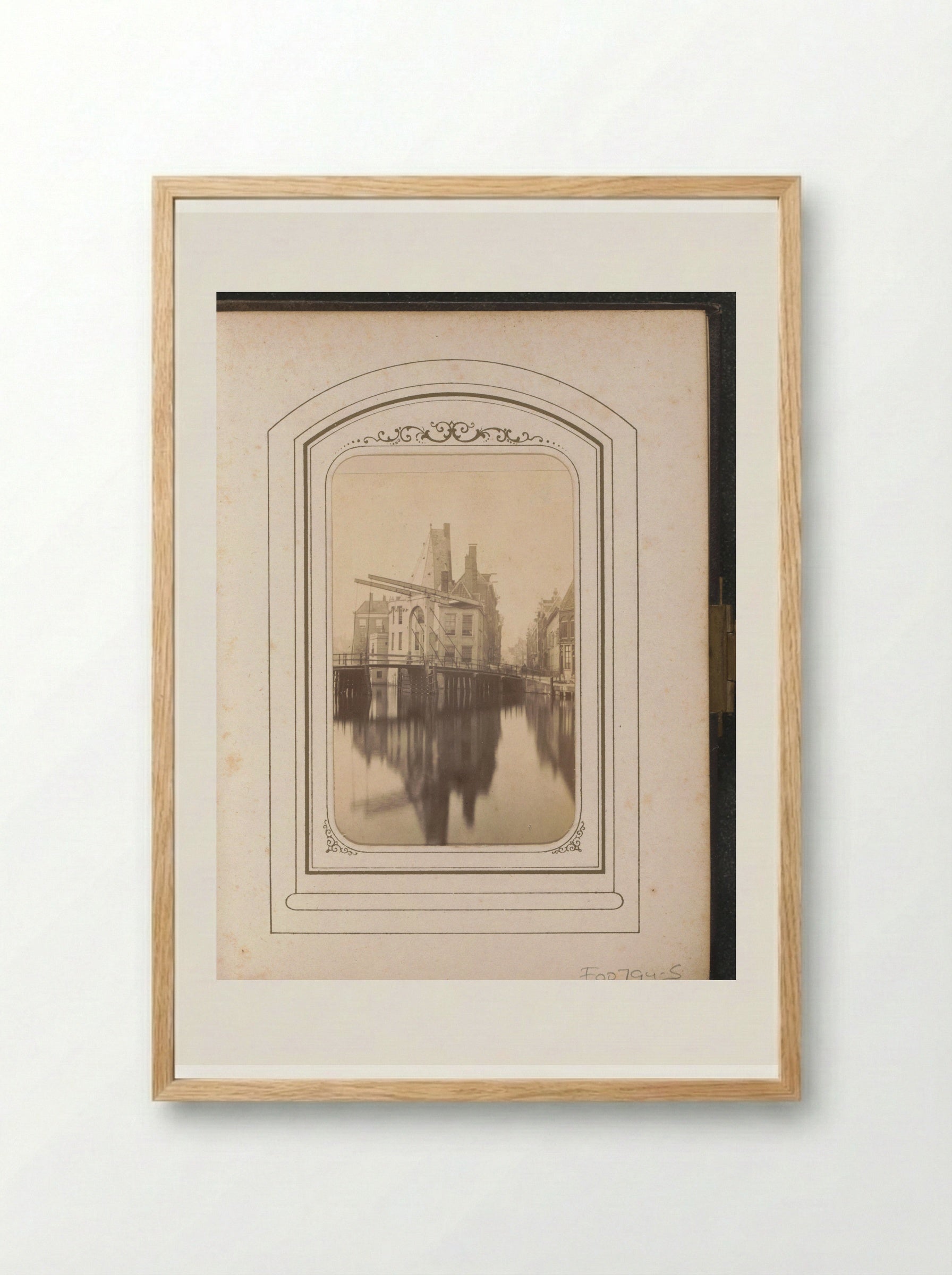 Kloveniersburgwal met de Aluminiumbrug en de toren Swygh Utrecht in Amsterdam - Adolphe Braun & Cie. - Framed Print Wood