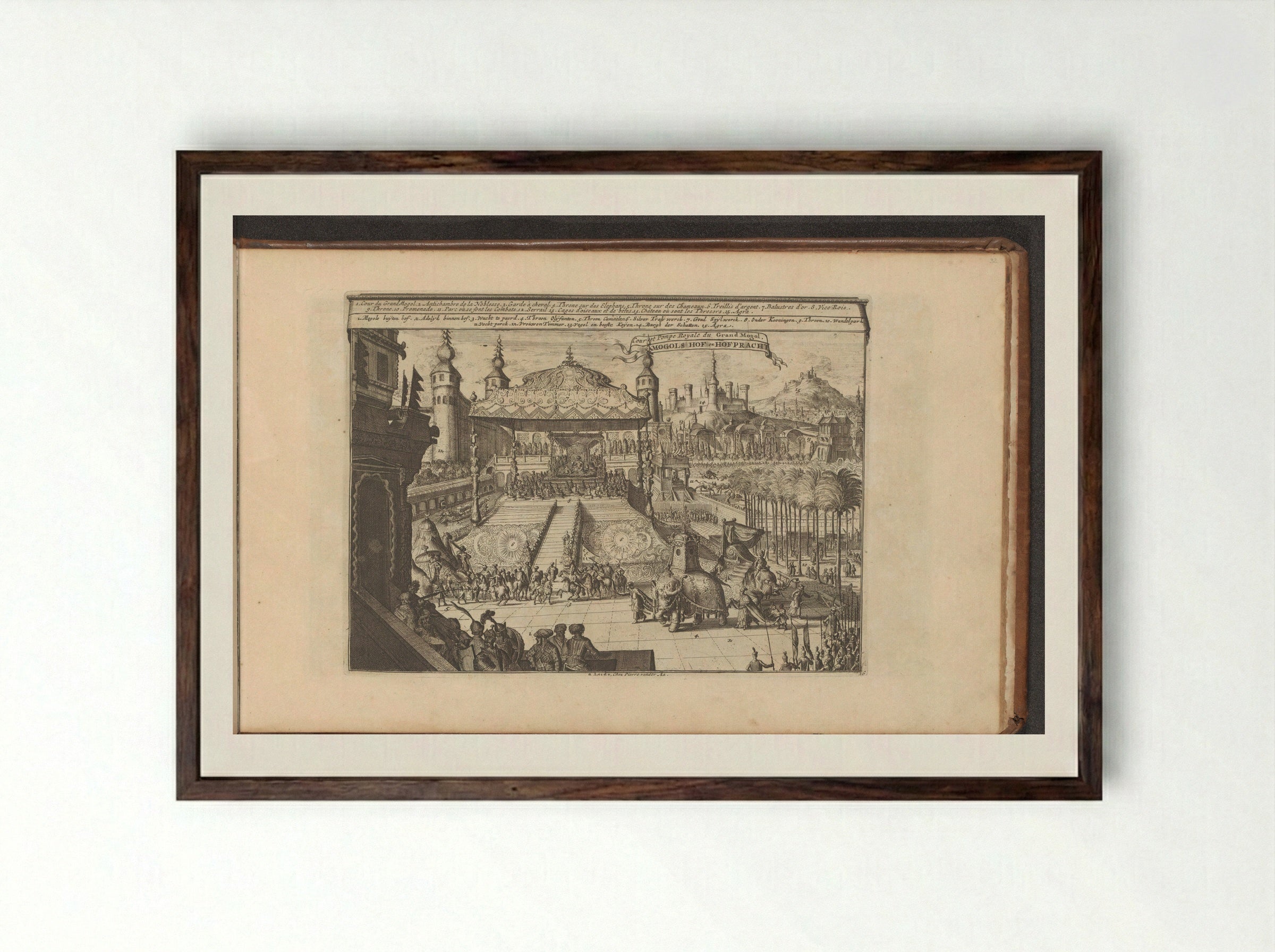 Koninklijk hof in Mongolië - Romeyn de Hooghe - Framed Print Dark Wood
