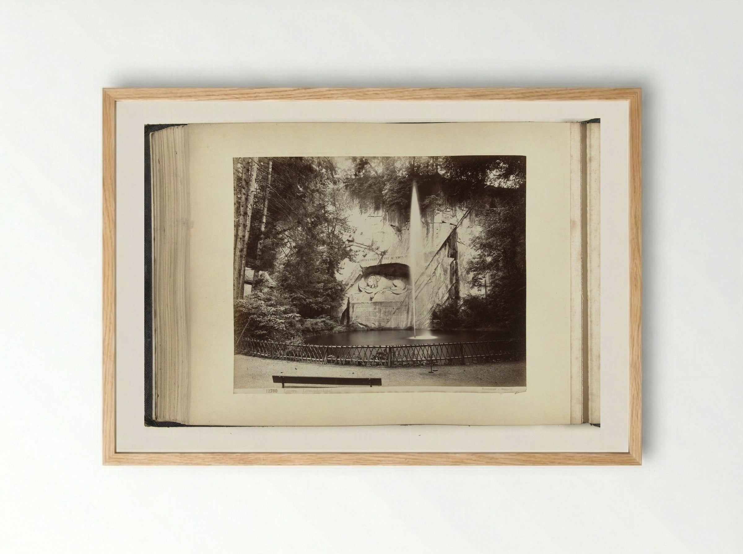 Löwendenkmal in Luzern - Giorgio Sommer - Framed Print Wood