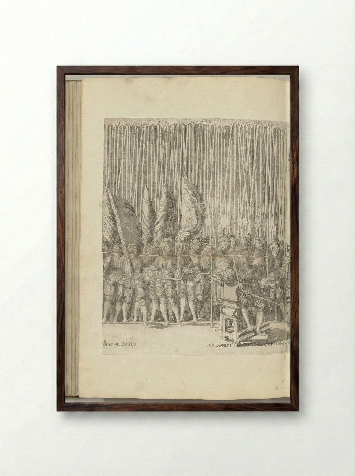 Landsknechten en Antonio de Leyva, plaat [MM] - Nicolaas Hogenberg - Framed Print Dark Wood