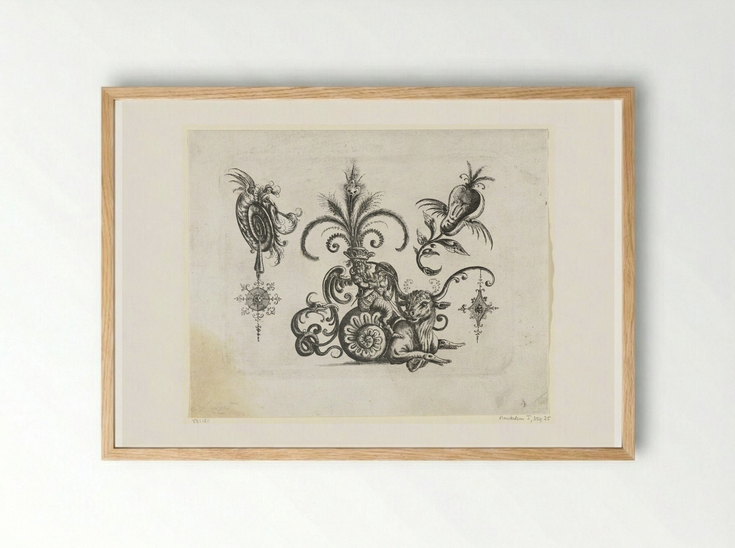 Liggende stier met een slakkenhuis als achterlijf - Christoph Jamnitzer - Framed Print Wood