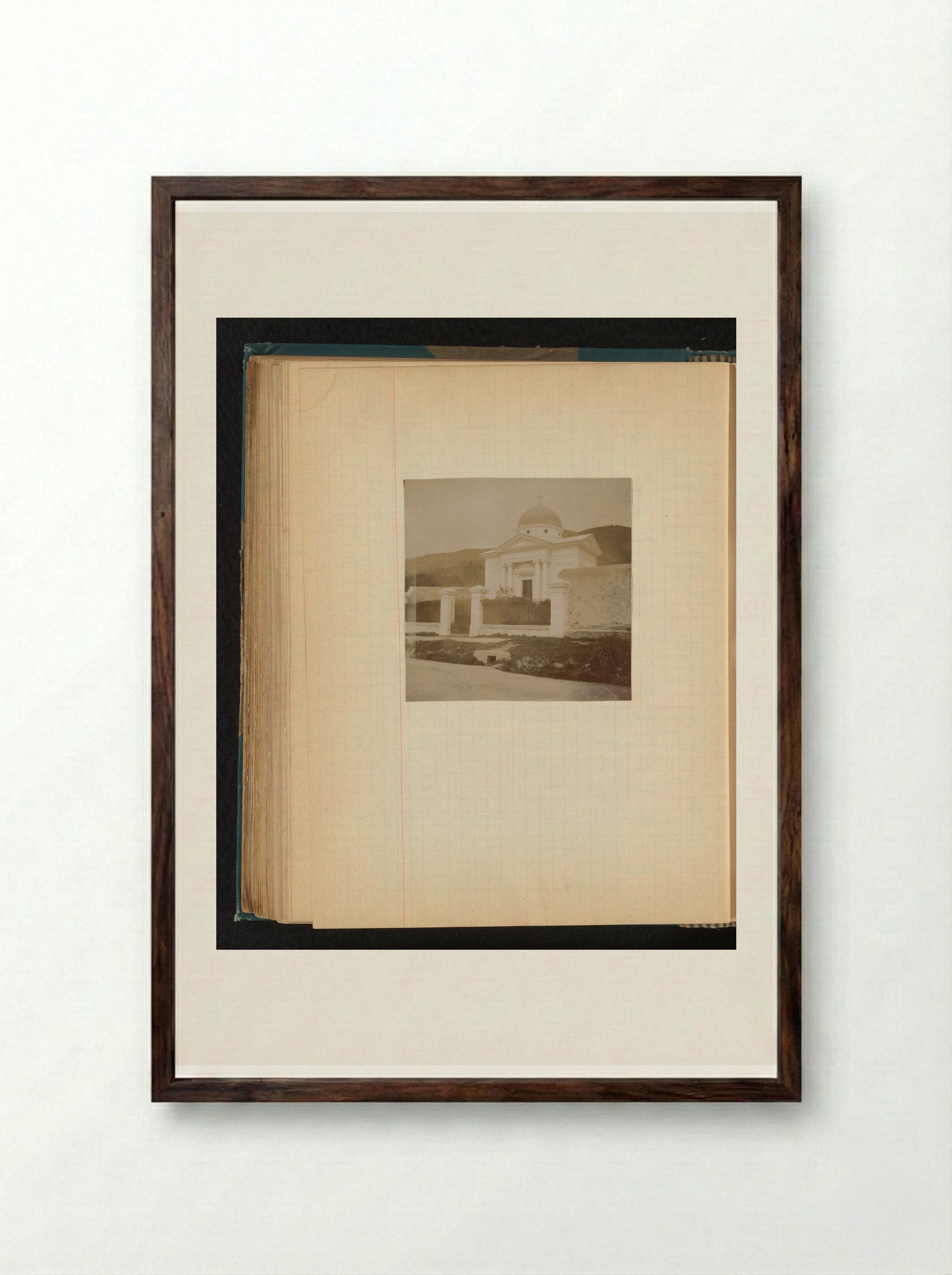 Mausoleum op het kerkhof van Ajaccio, Corsica - Théodore van Lelyveld - Framed Print Dark Wood