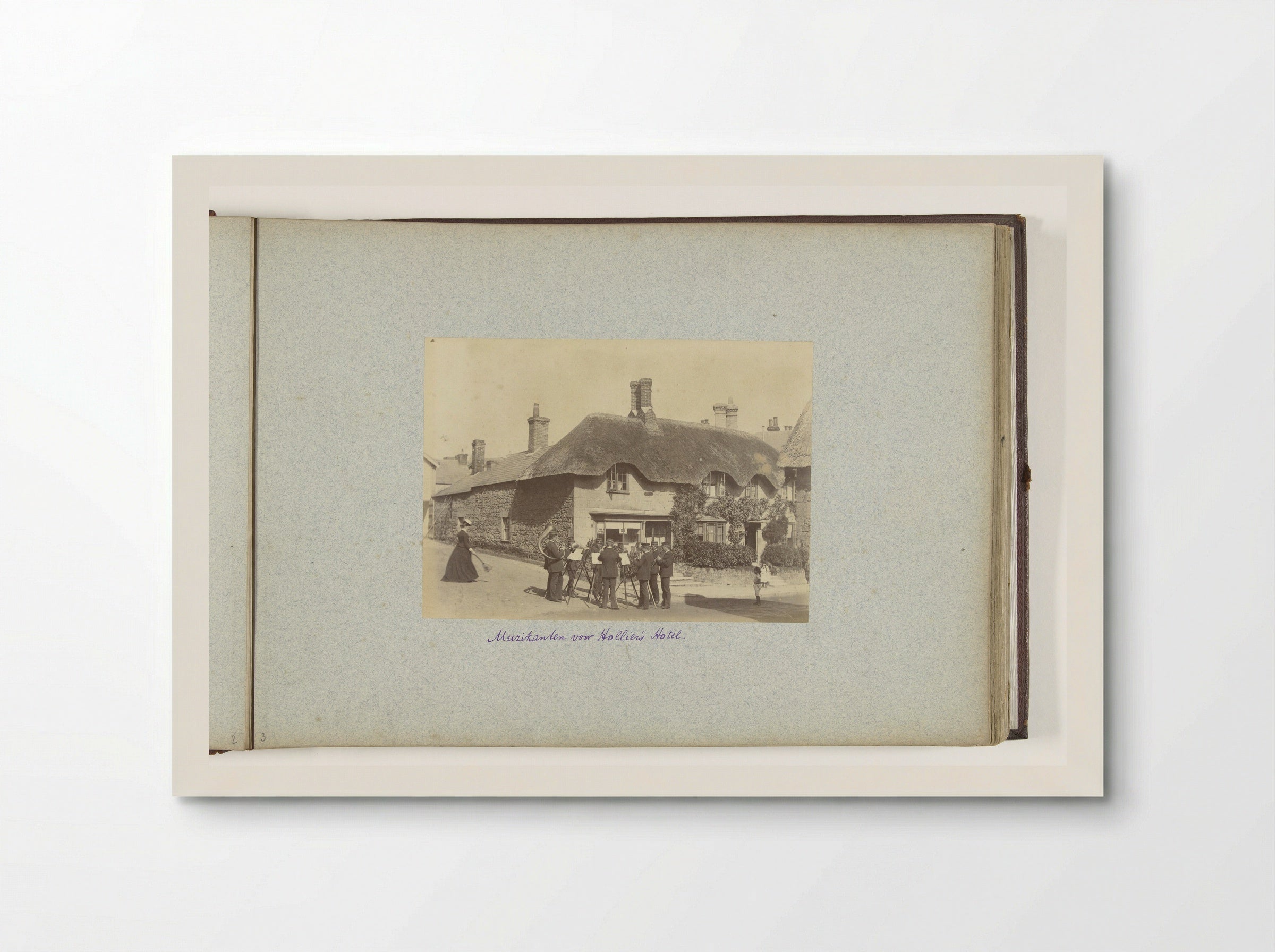 Muzikanten voor Hollier's Hotel te Shanklin - Henry Pauw van Wieldrecht - Poster